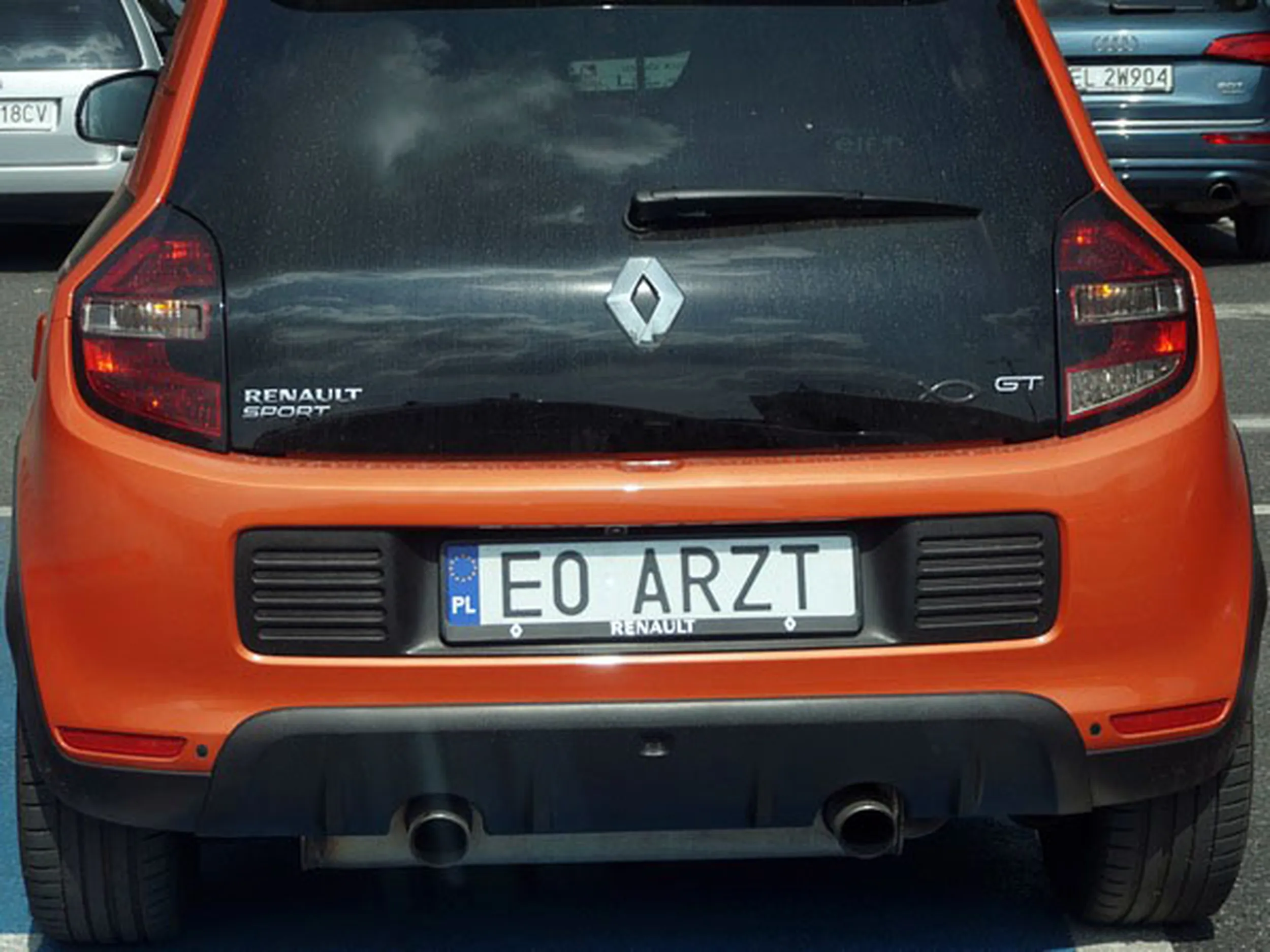 Fajny numer, blacha E0 ARZT