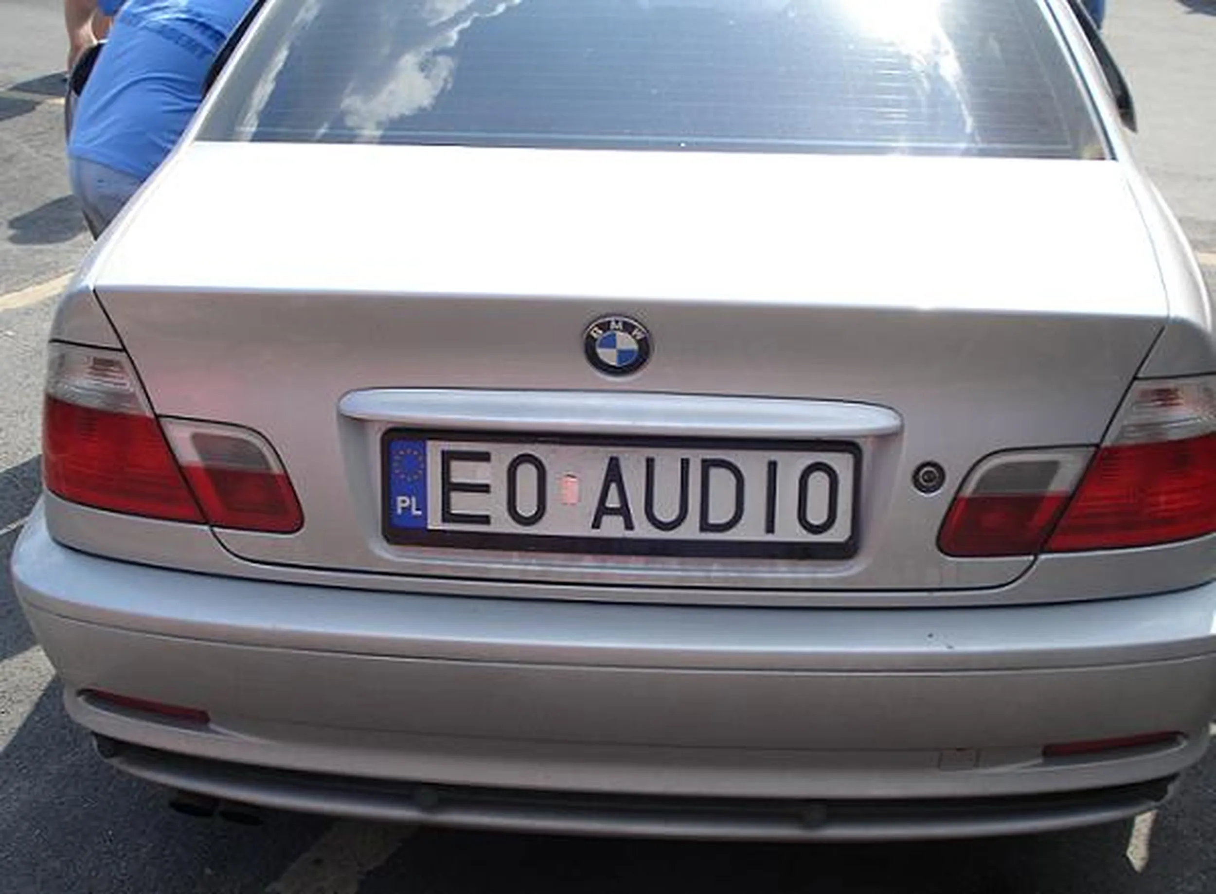 Fajny numer, blacha E0 AUDI0