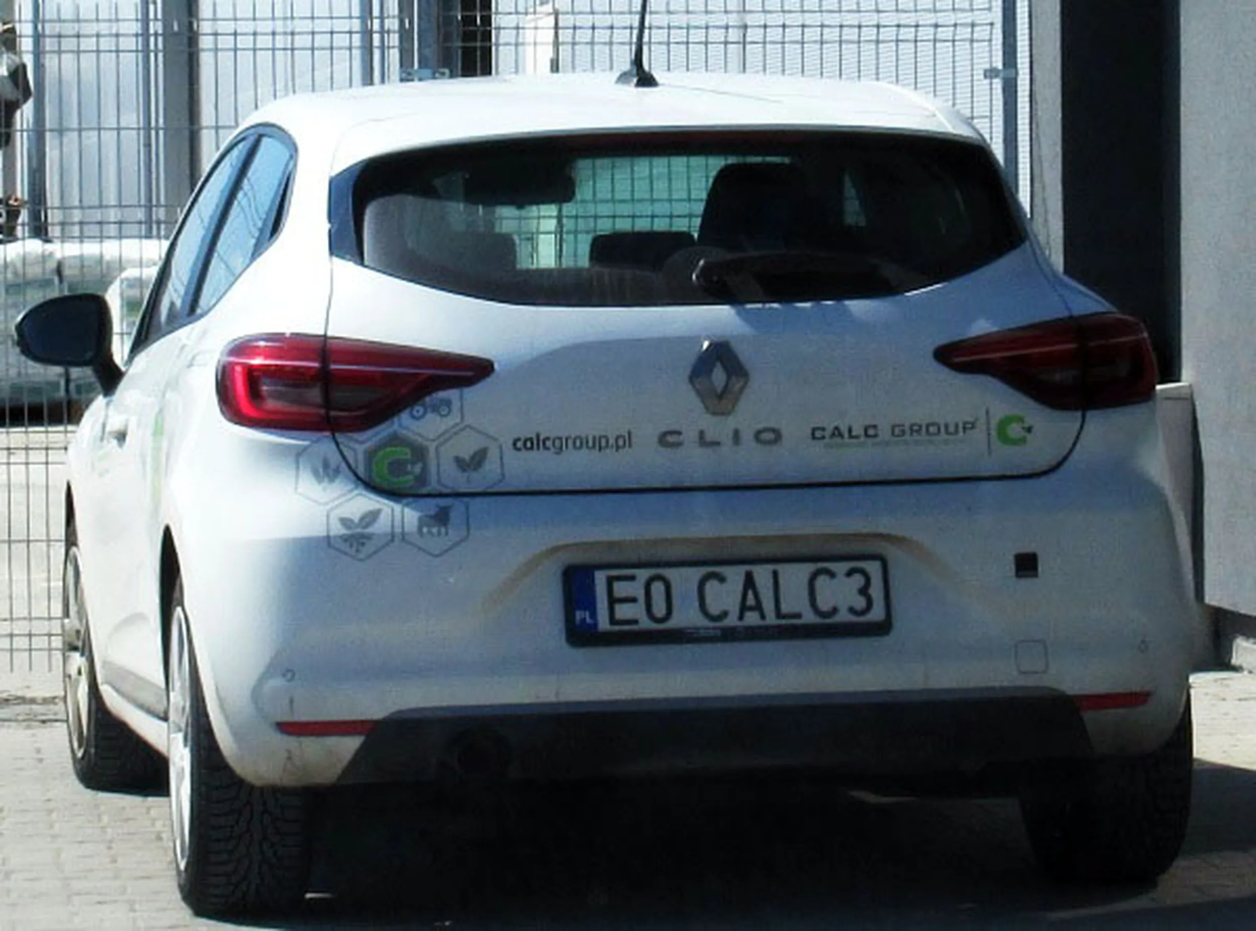 Fajny numer, blacha E0 CALC3