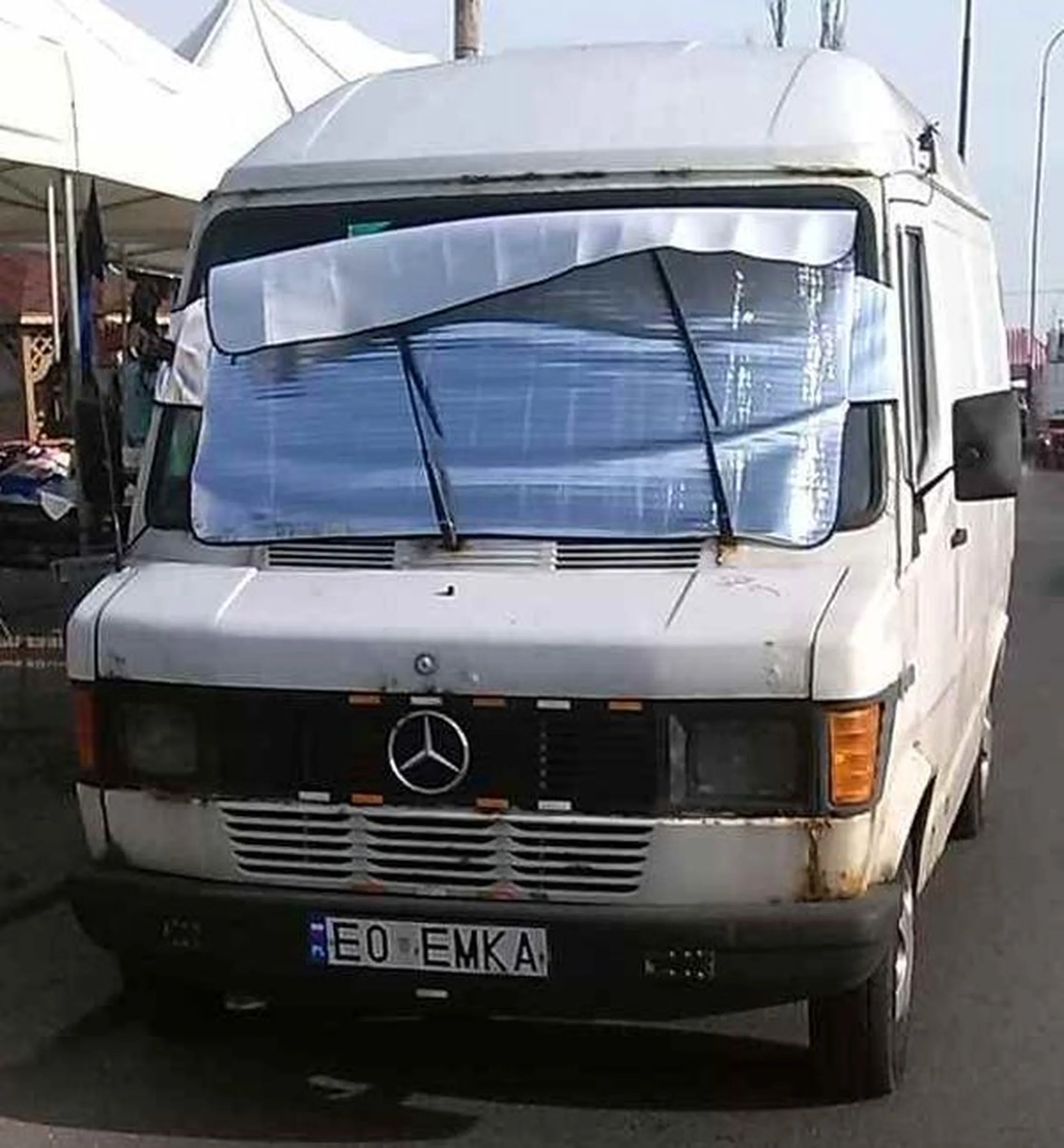 Fajny numer, blacha E0 EMKA