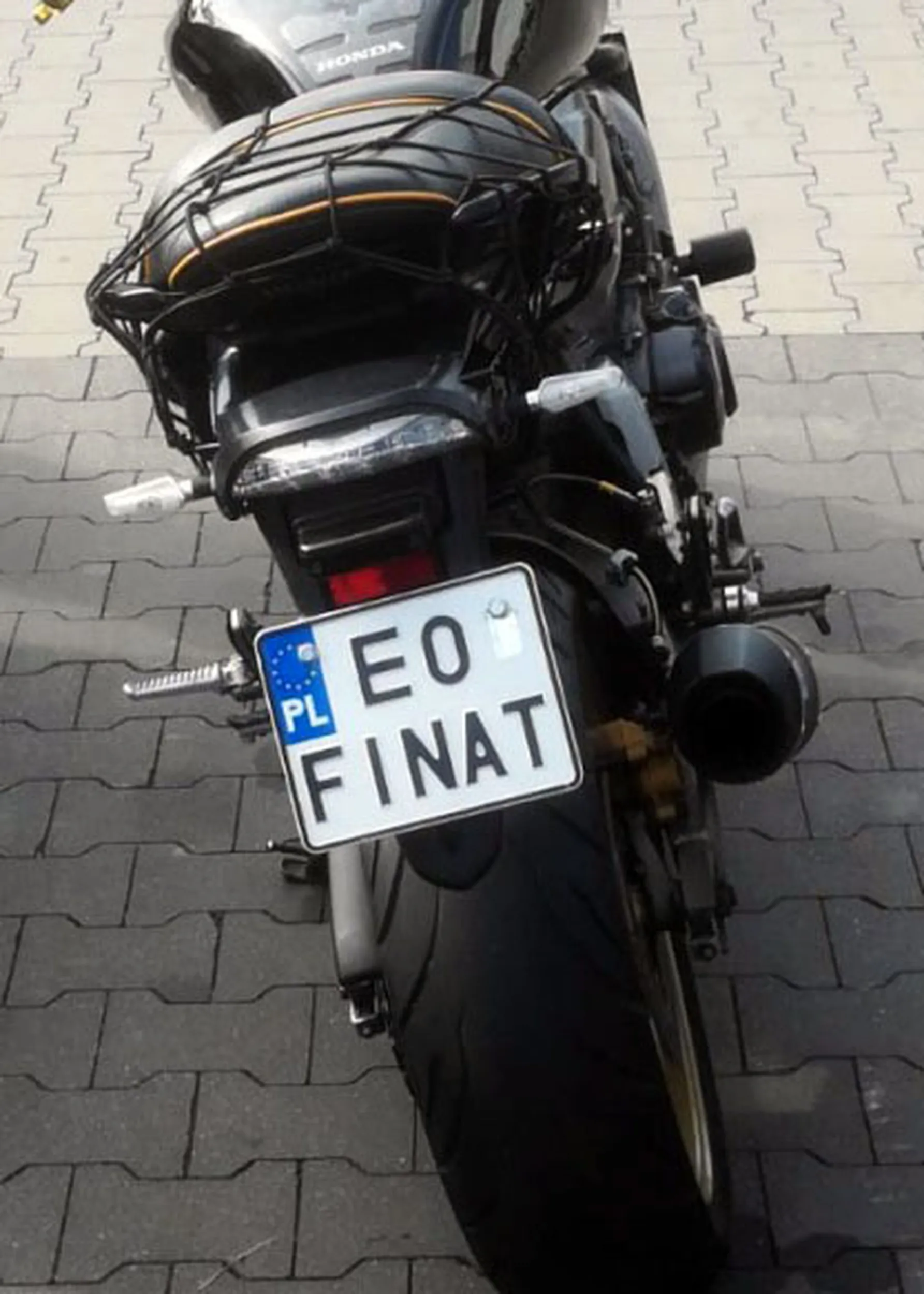 Fajny numer, blacha E0 FINAT