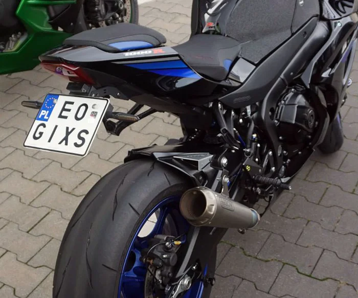 Fajny numer, blacha E0 GIXS