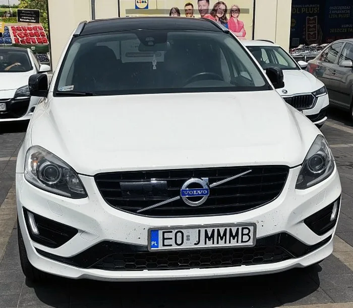 Fajny numer, blacha E0 JMMMB