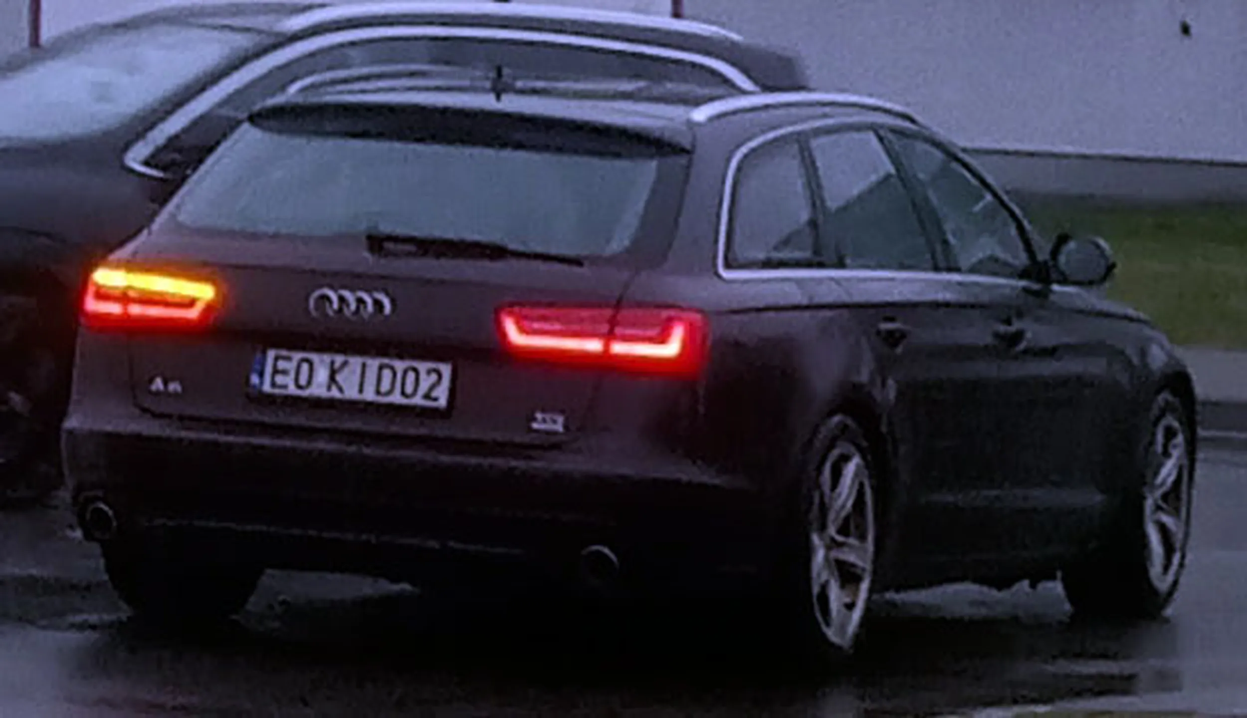 Fajny numer, blacha E0 KID02