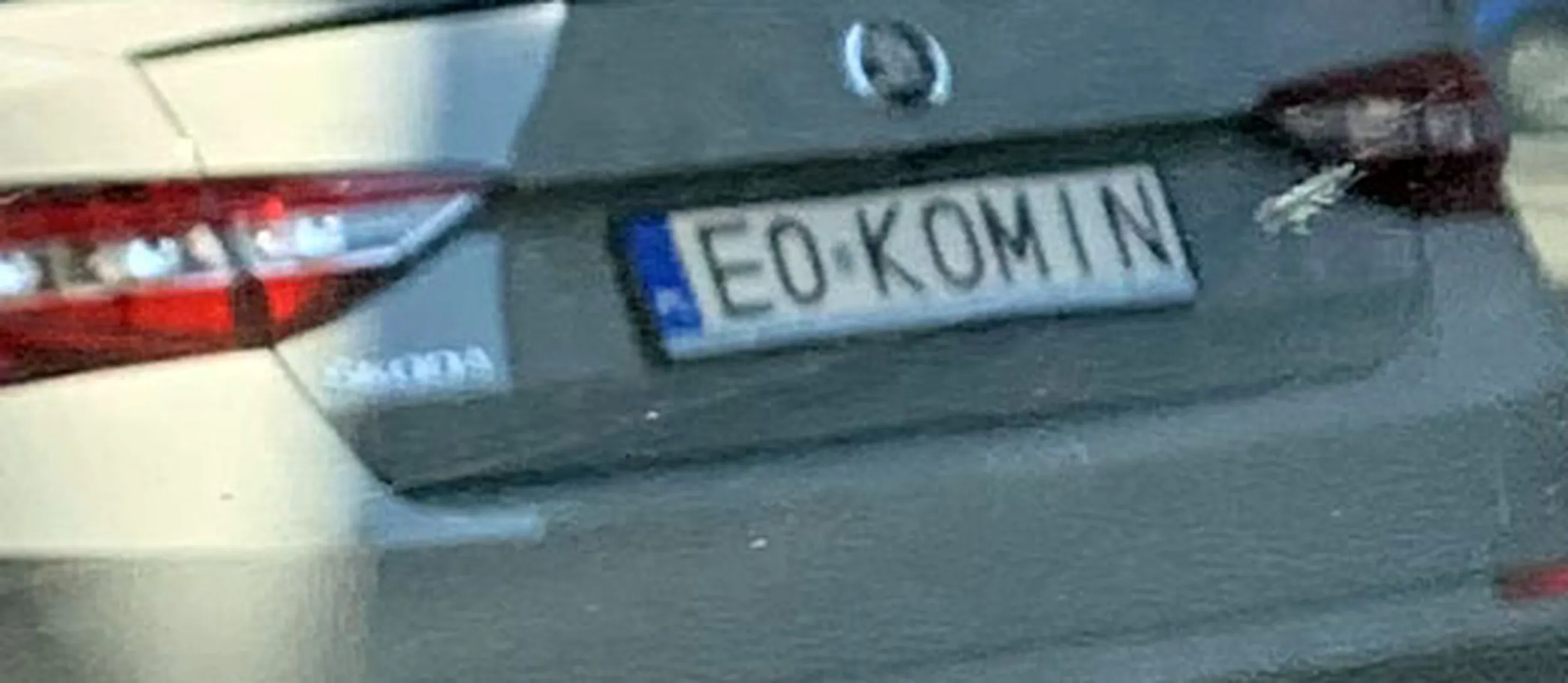 Fajny numer, blacha E0 KOMIN