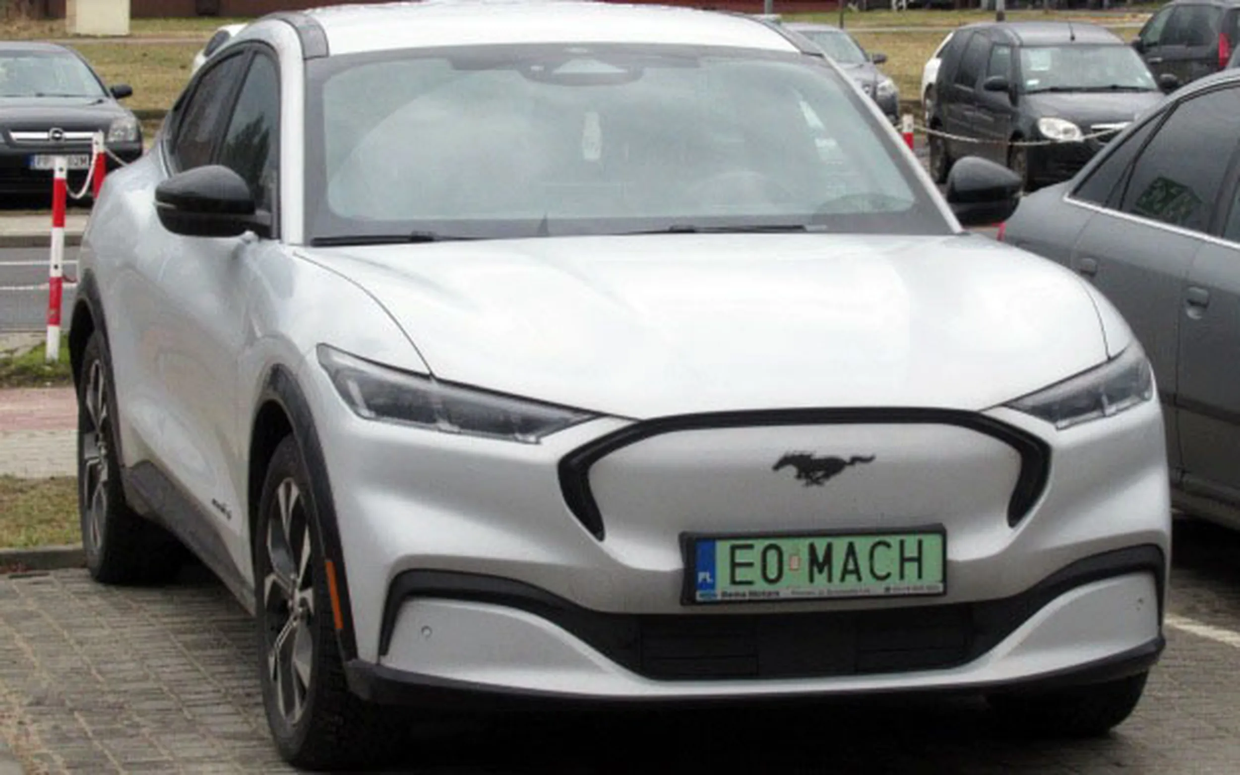 Fajny numer, blacha E0 MACH