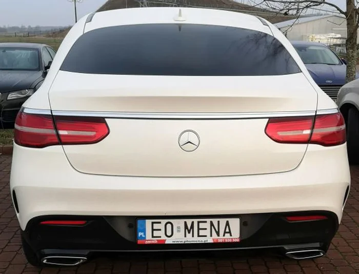 Fajny numer, blacha E0 MENA