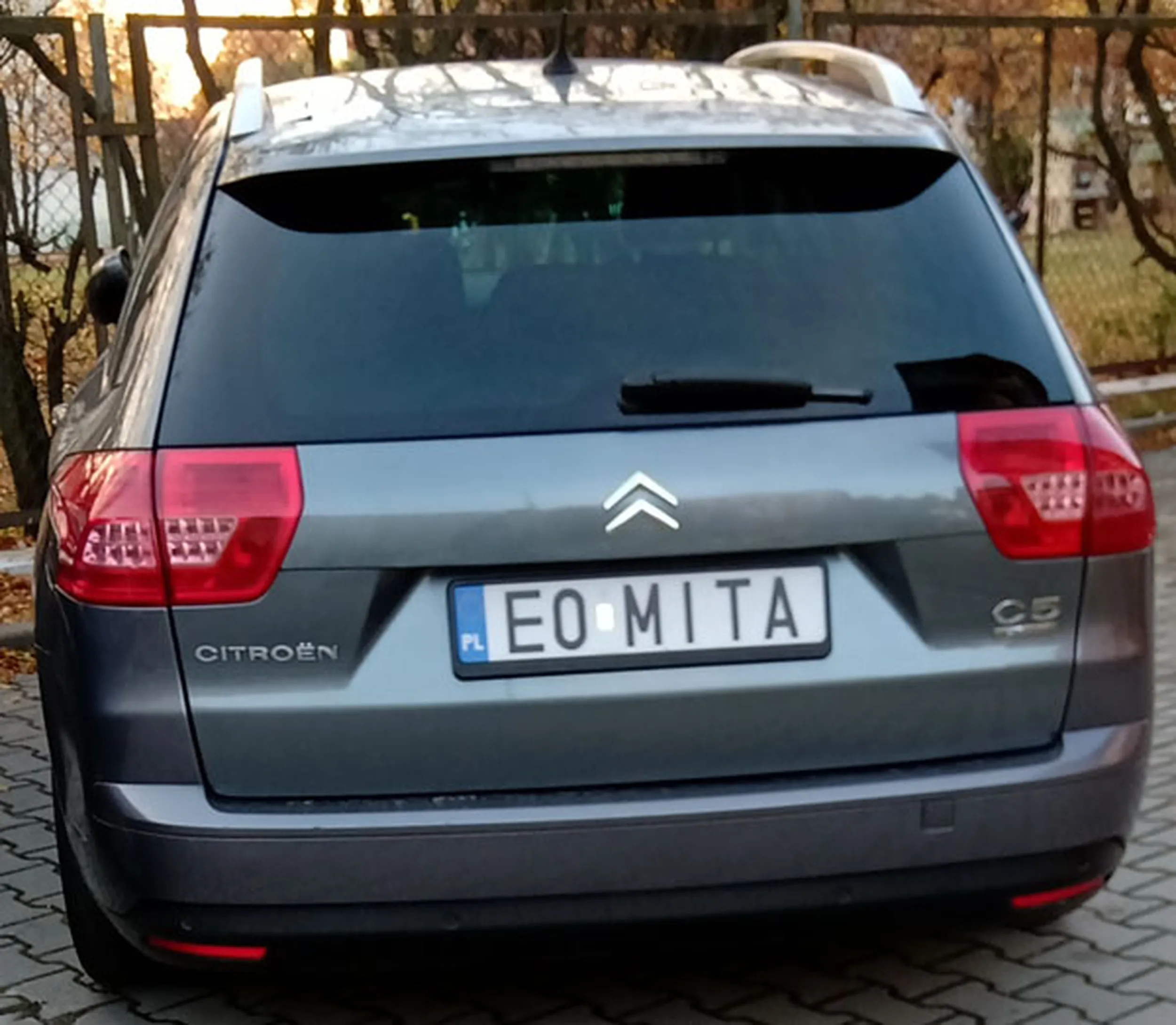 Fajny numer, blacha E0 MITA