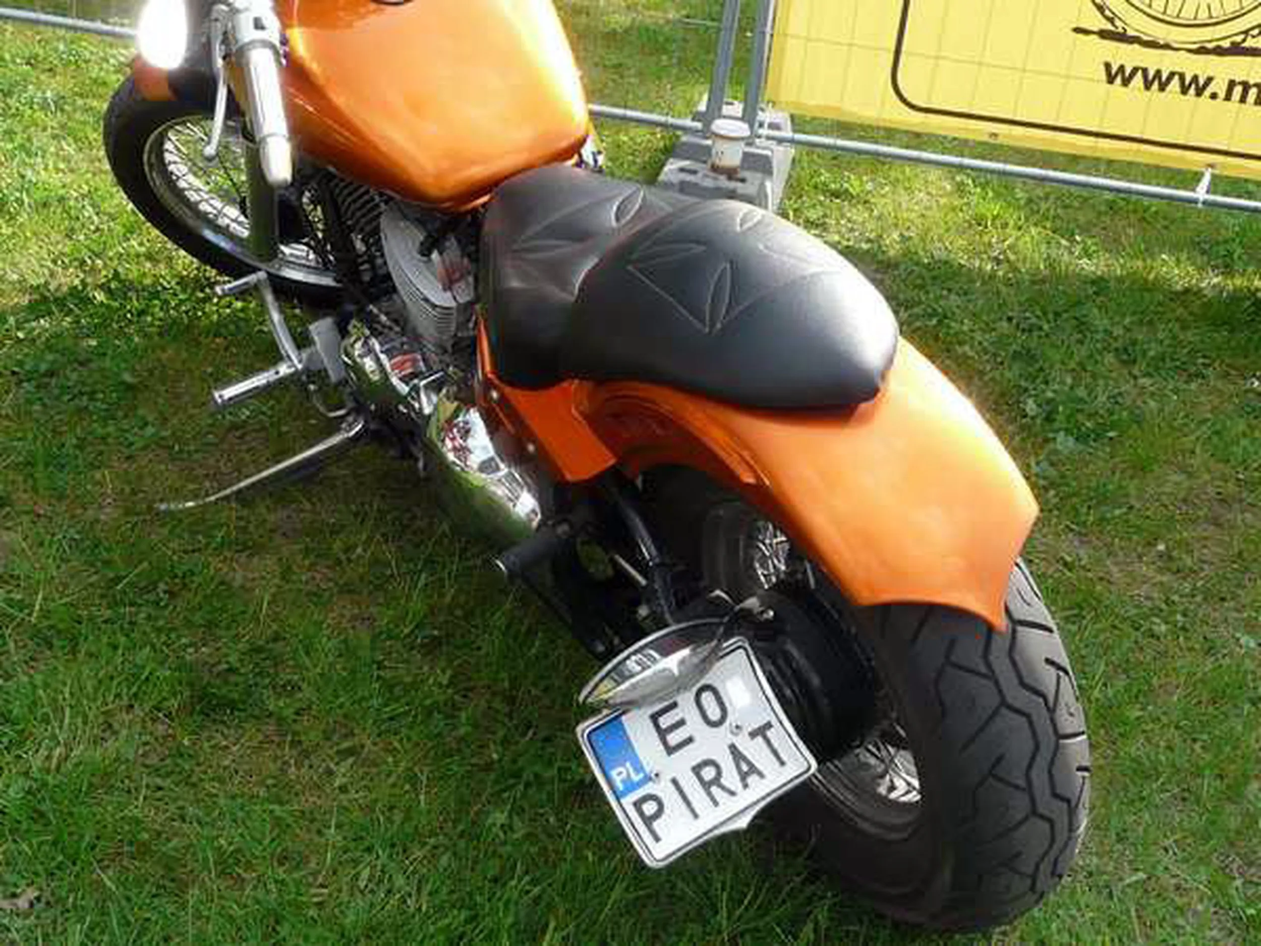 Fajny numer, blacha E0 PIRAT