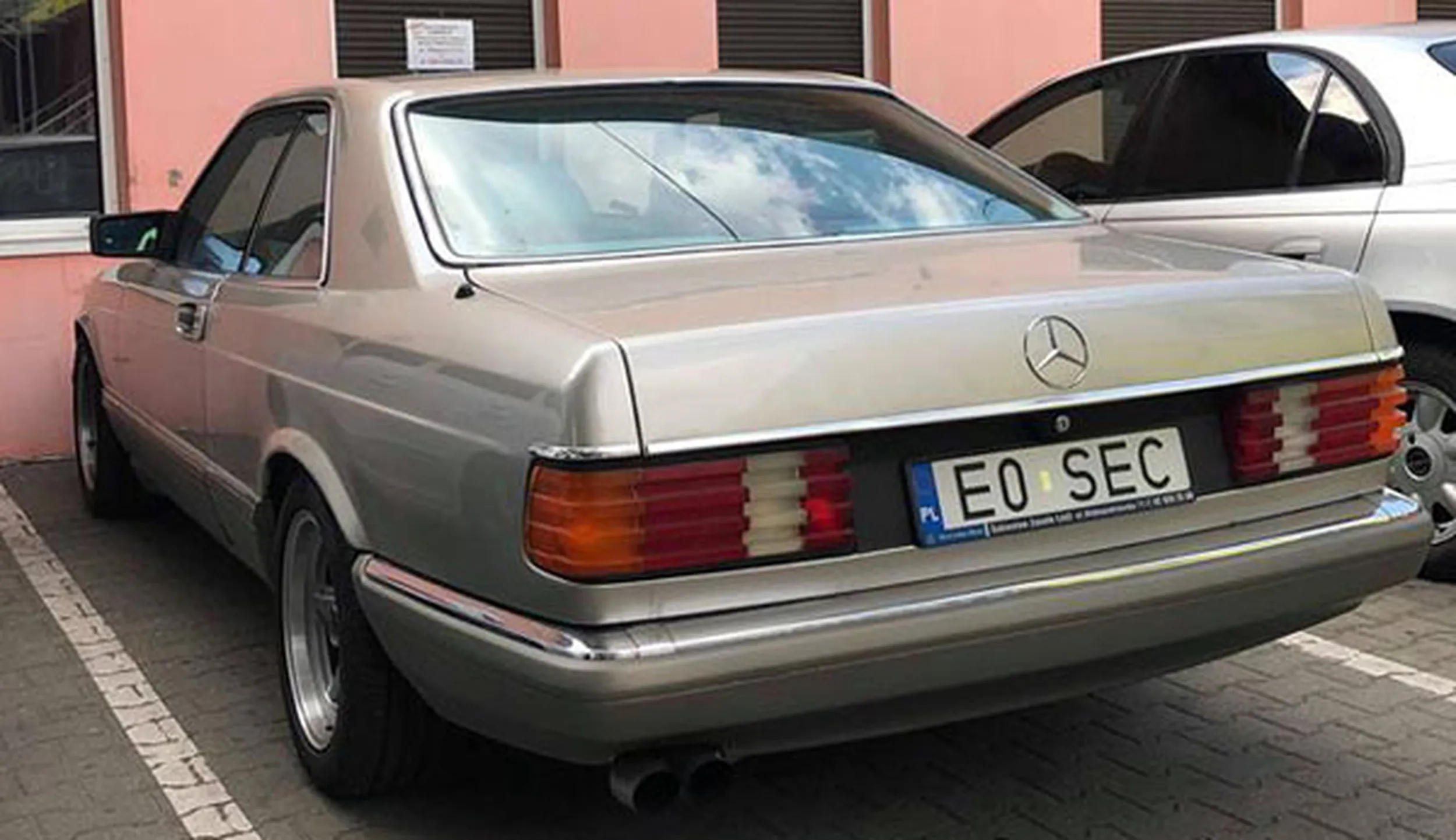 Fajny numer, blacha E0 SEC