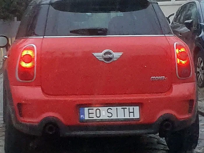 Fajny numer, blacha E0 SITH