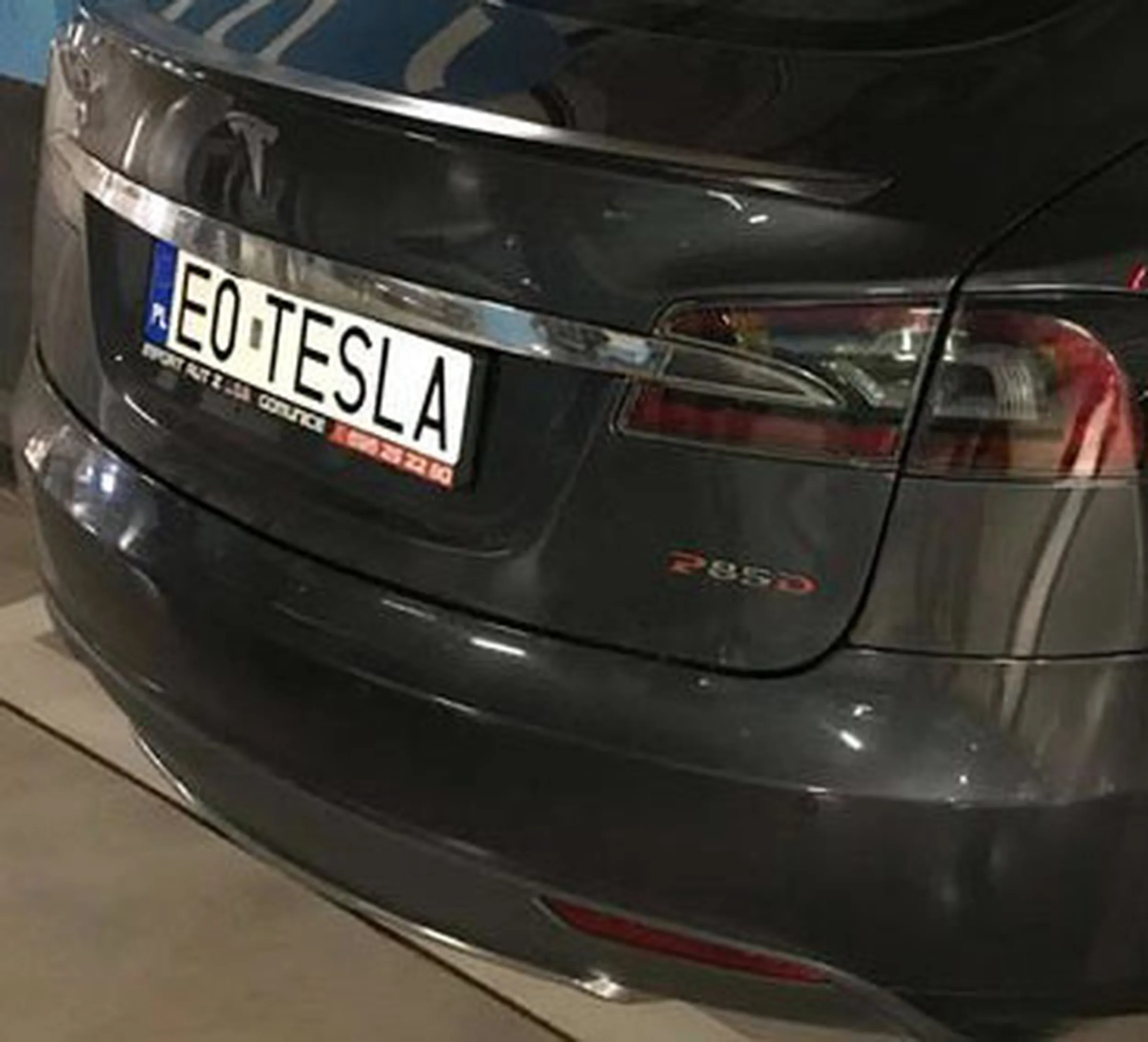Fajny numer, blacha E0 TESLA