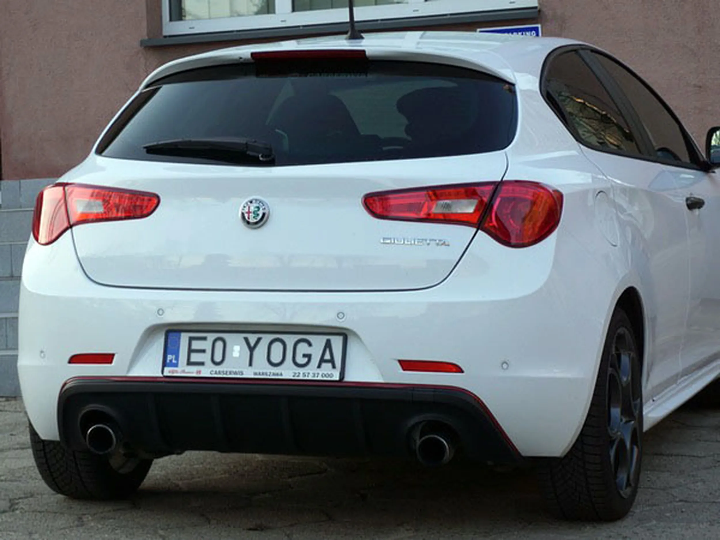 Fajny numer, blacha E0 YOGA