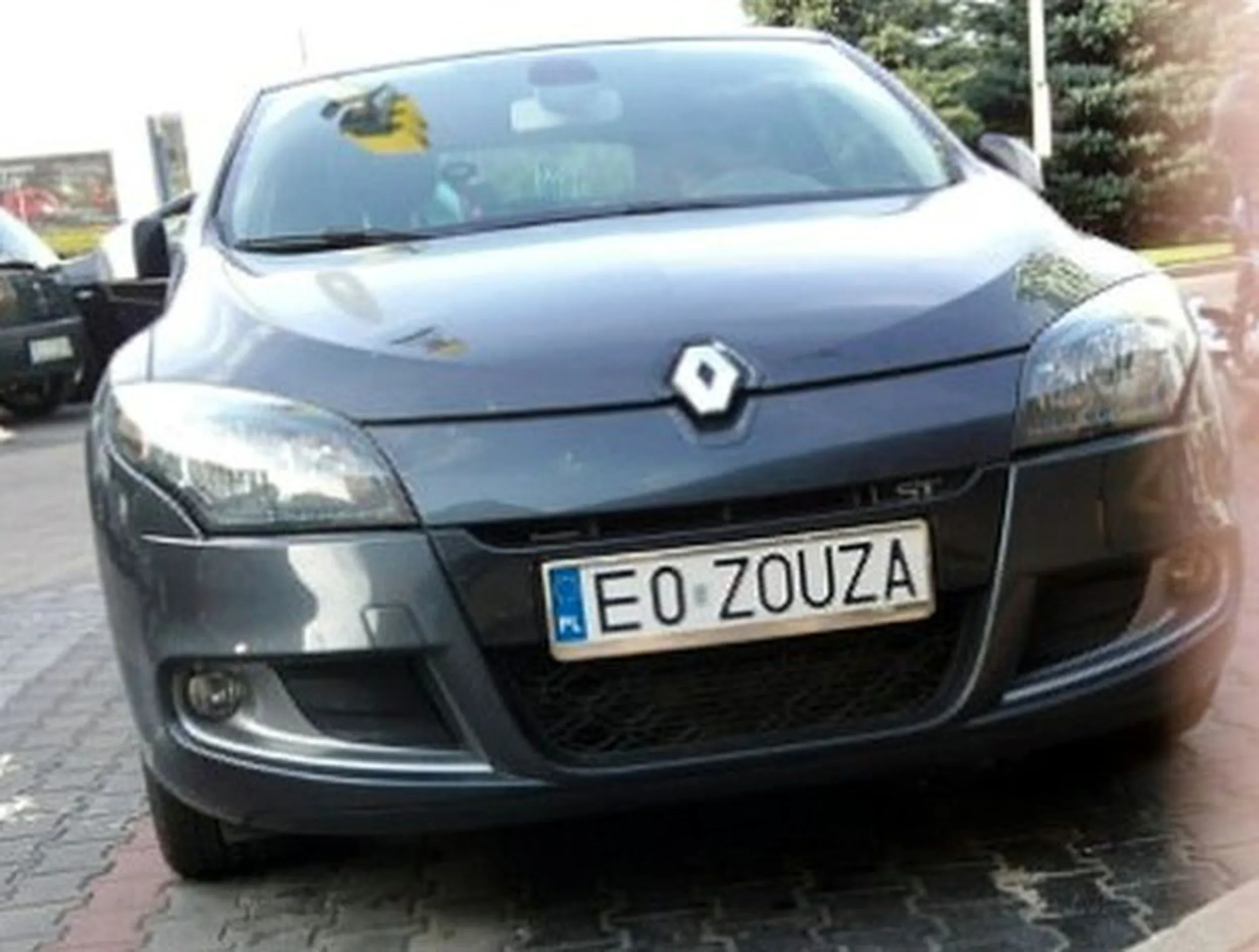 Fajny numer, blacha E0 ZOUZA