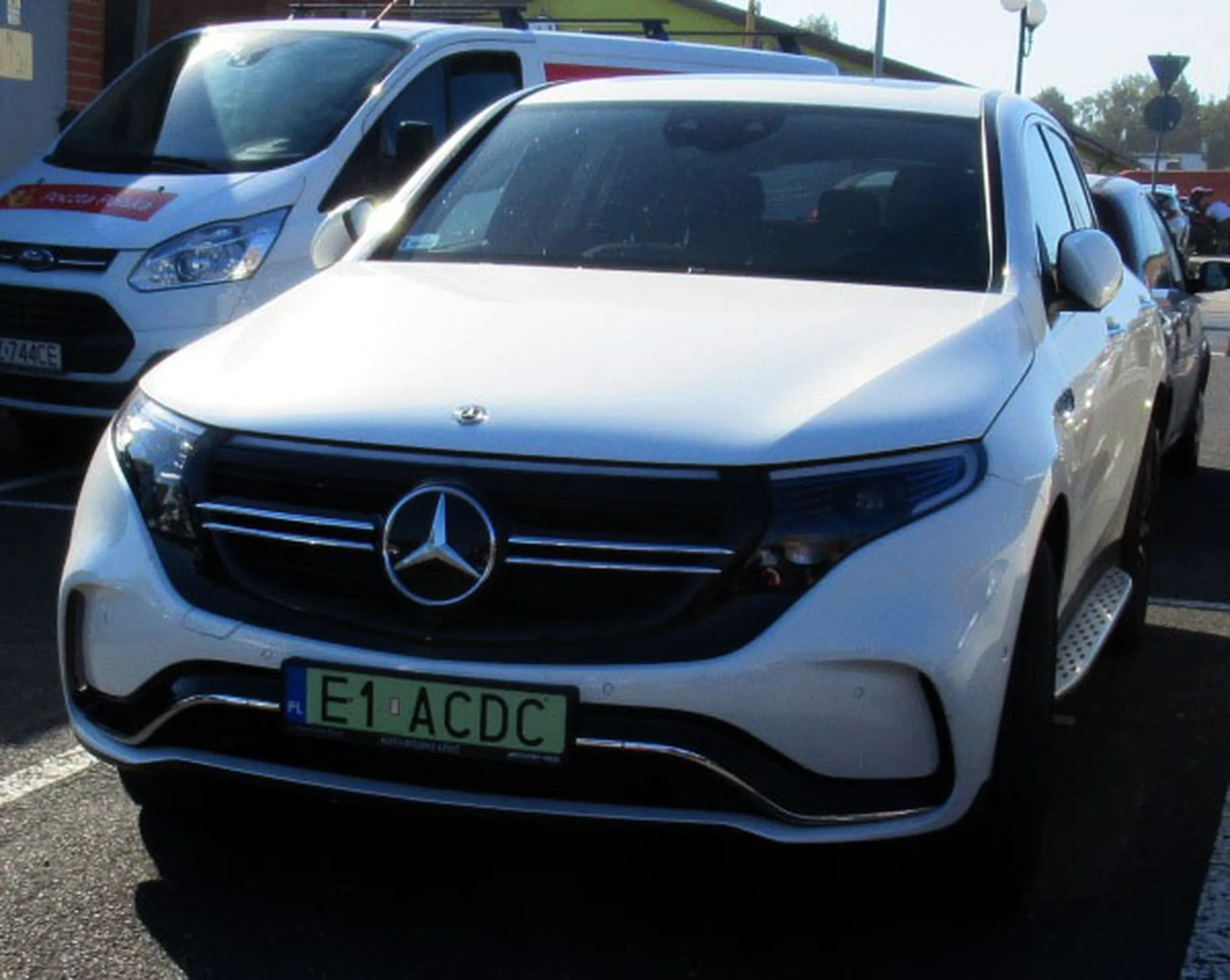 Fajny numer, blacha E1 ACDC