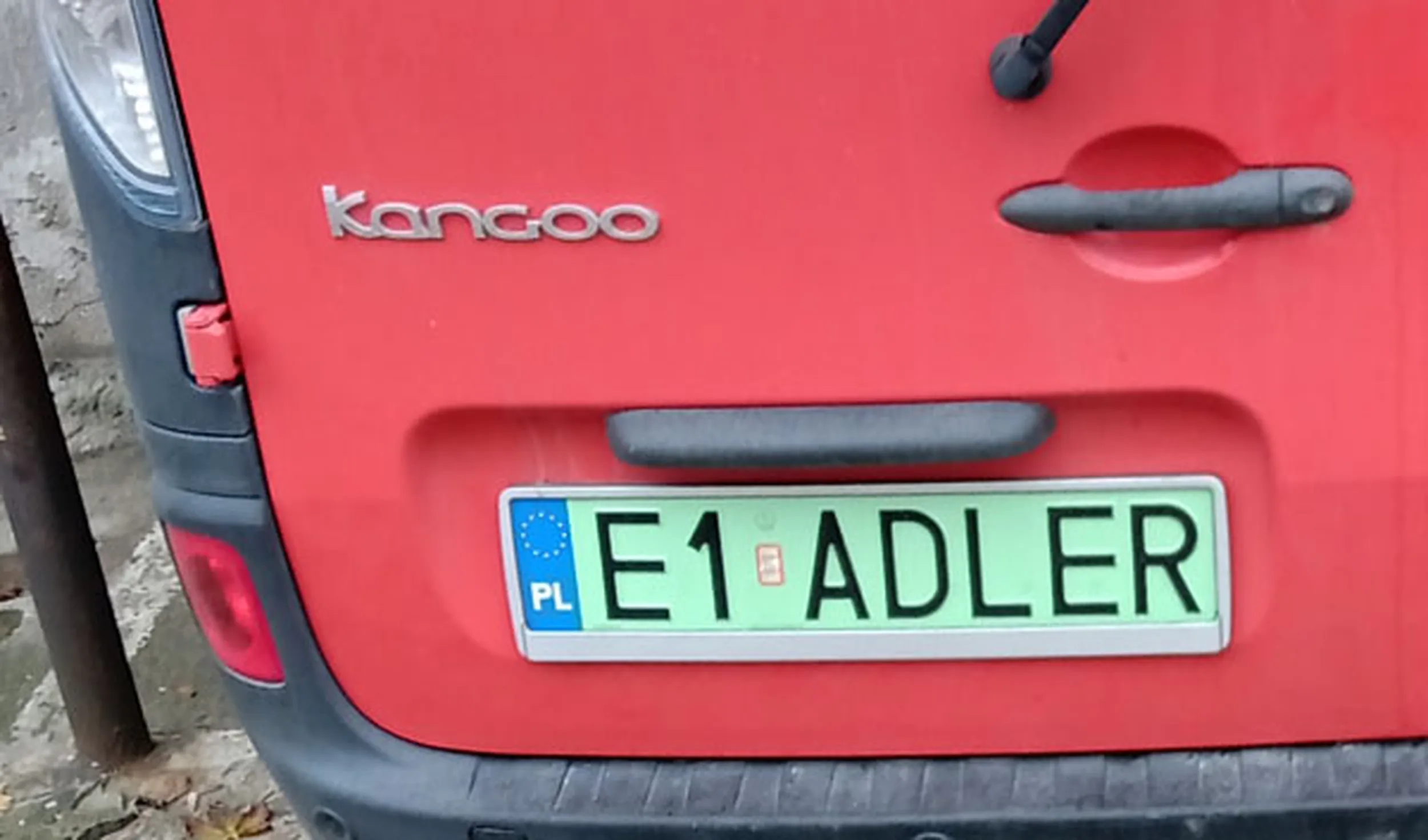 Fajny numer, blacha E1 ADLER