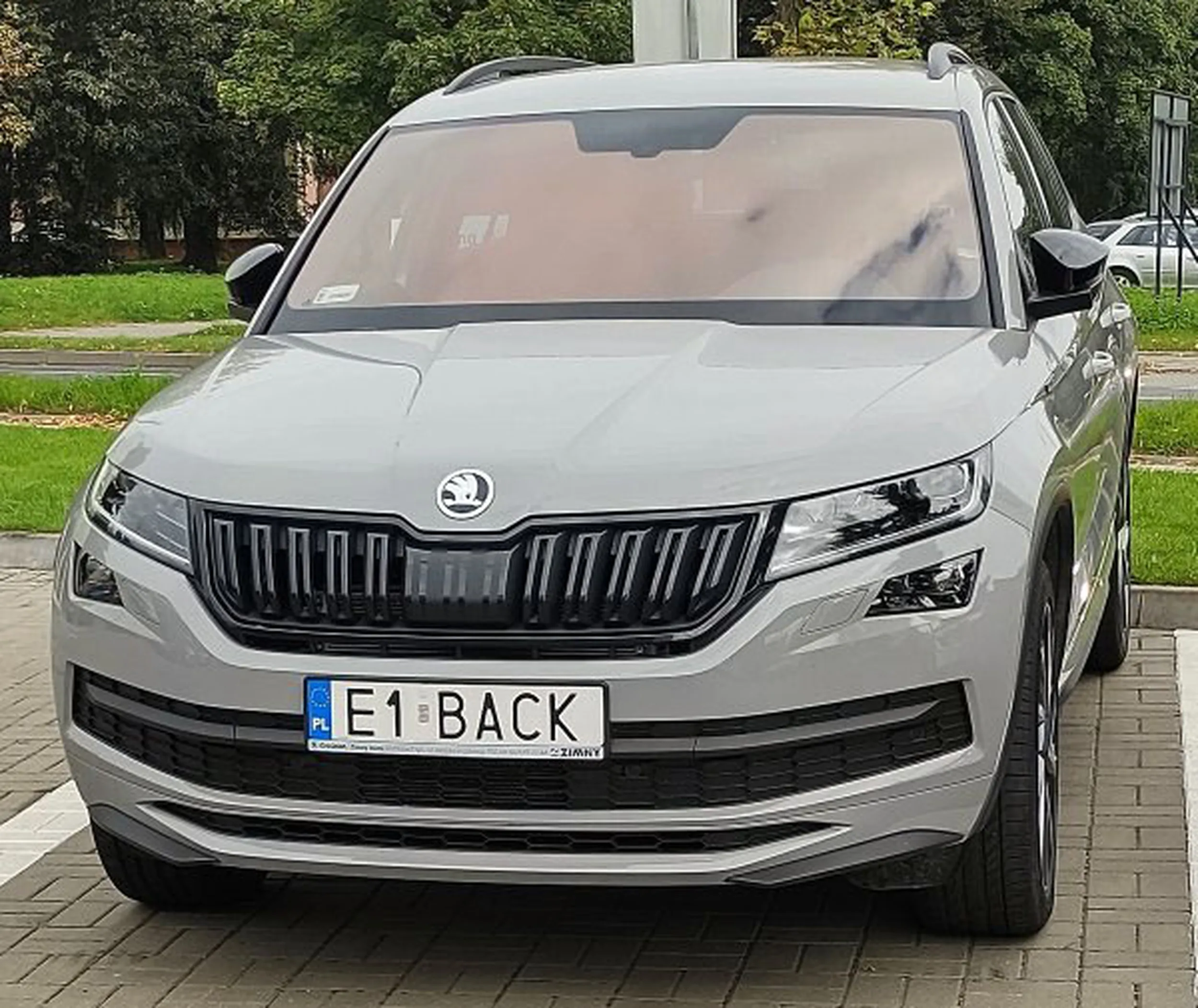 Fajny numer, blacha E1 BACK