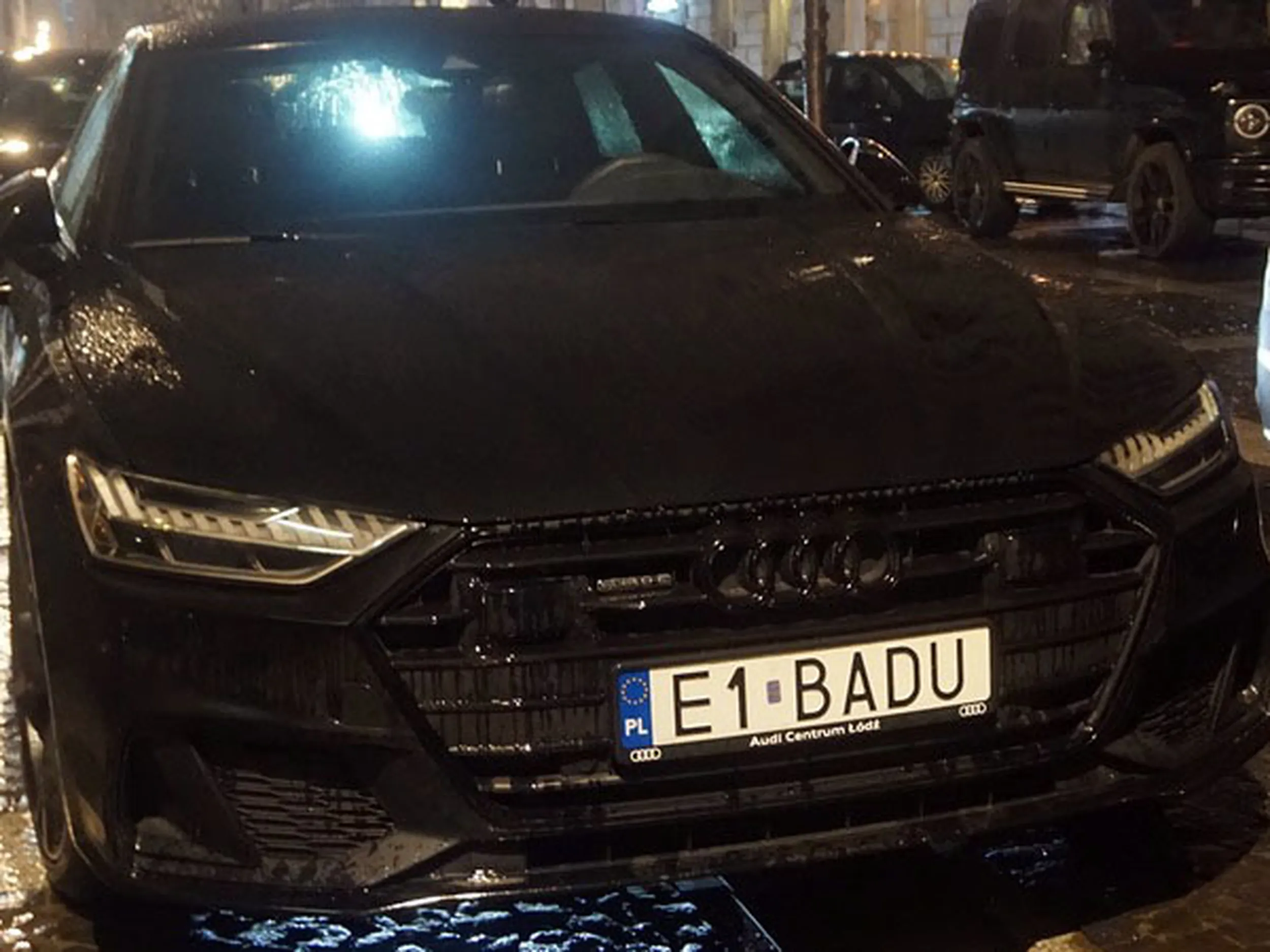 Fajny numer, blacha E1 BADU