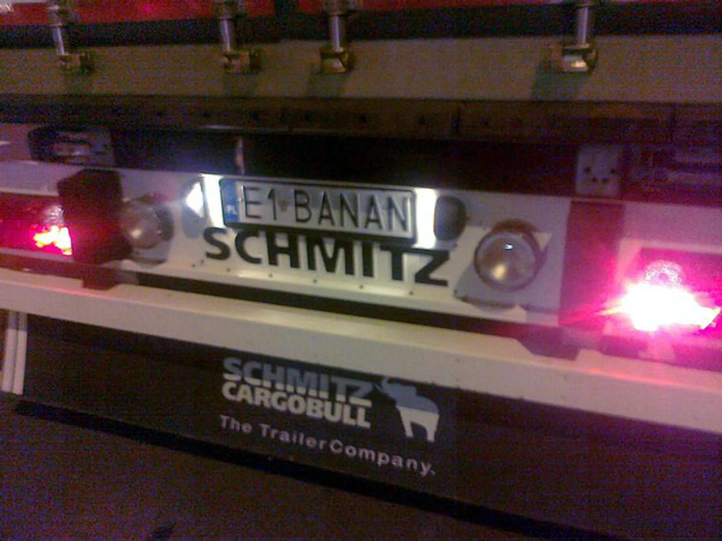 Fajny numer, blacha E1 BANAN