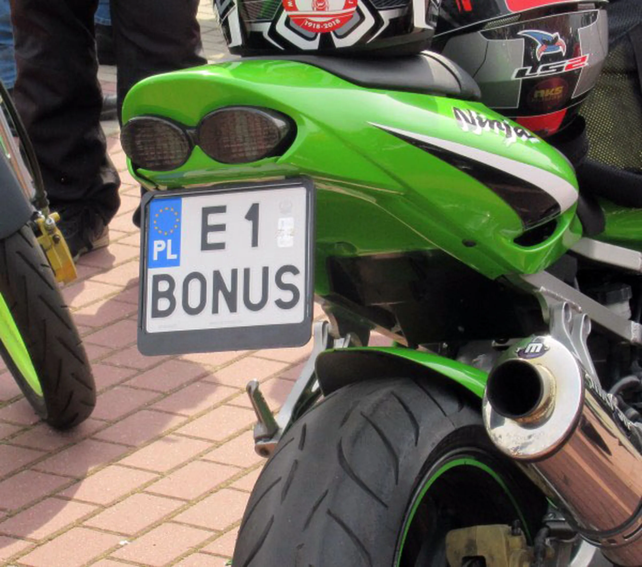 Fajny numer, blacha E1 BONUS