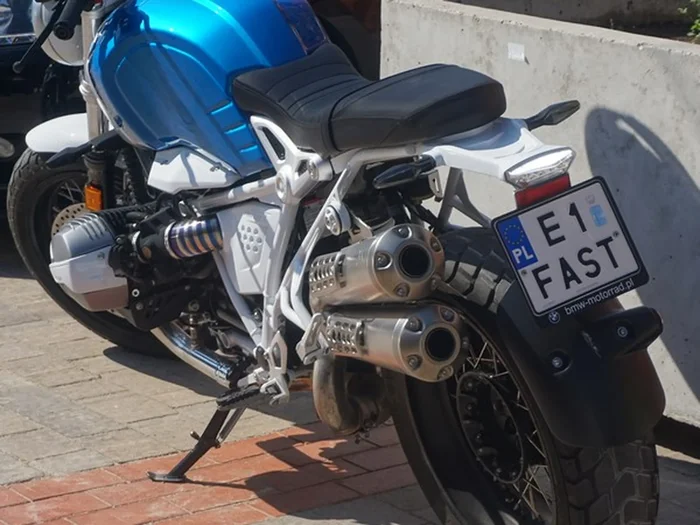 Fajny numer, blacha E1 FAST