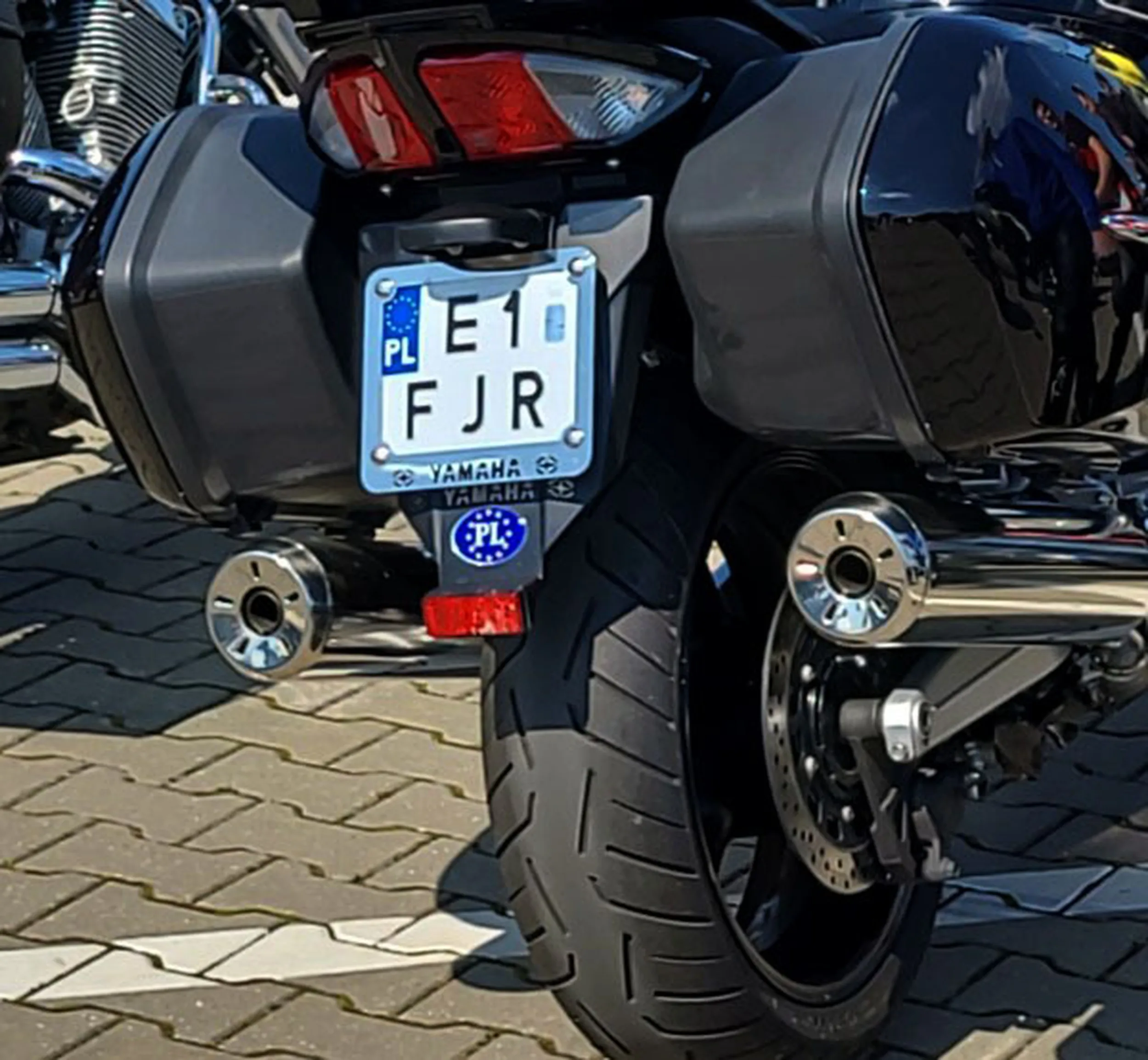 Fajny numer, blacha E1 FJR