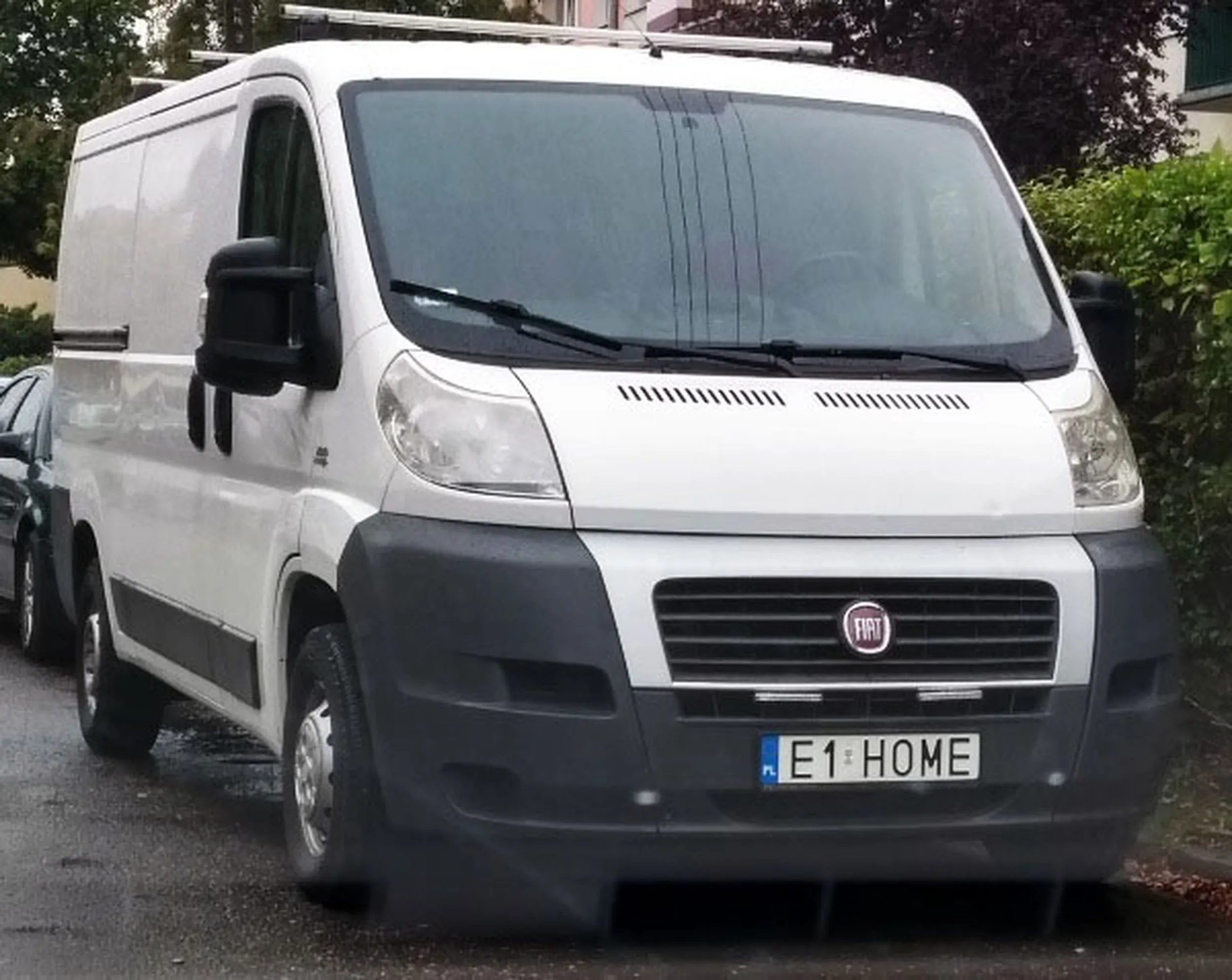 Fajny numer, blacha E1 HOME