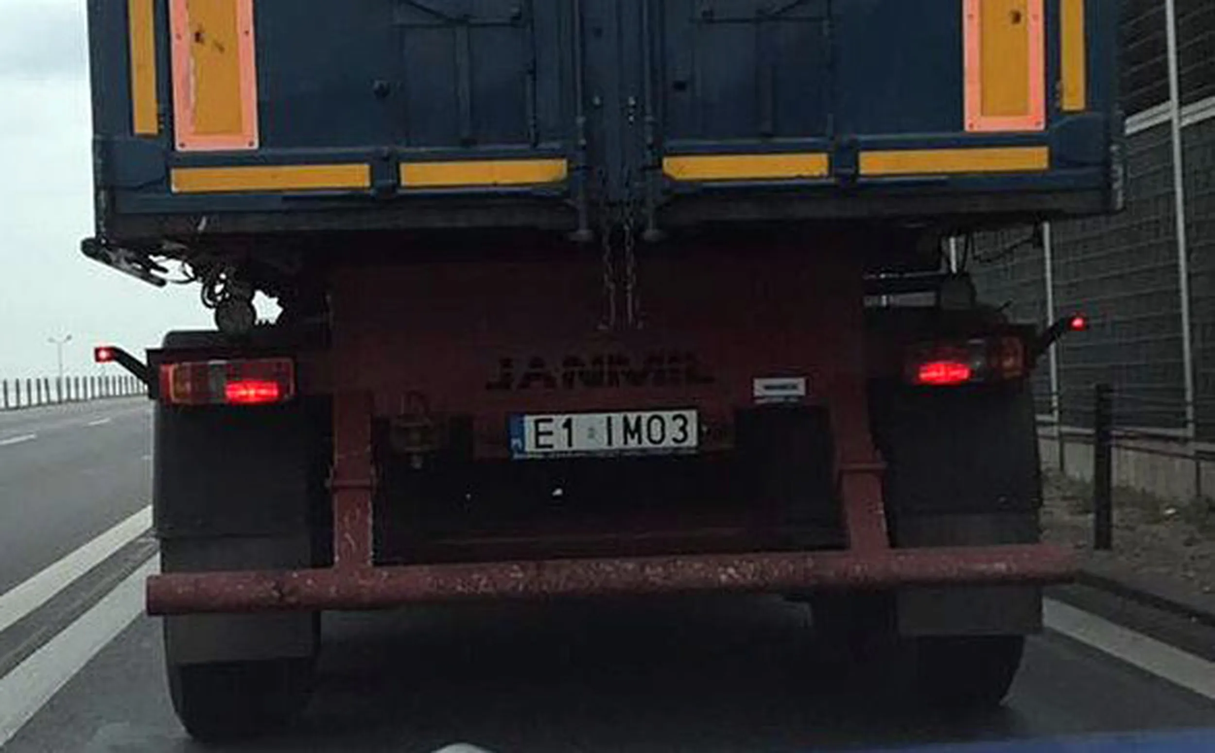 Fajny numer, blacha E1 IMO3