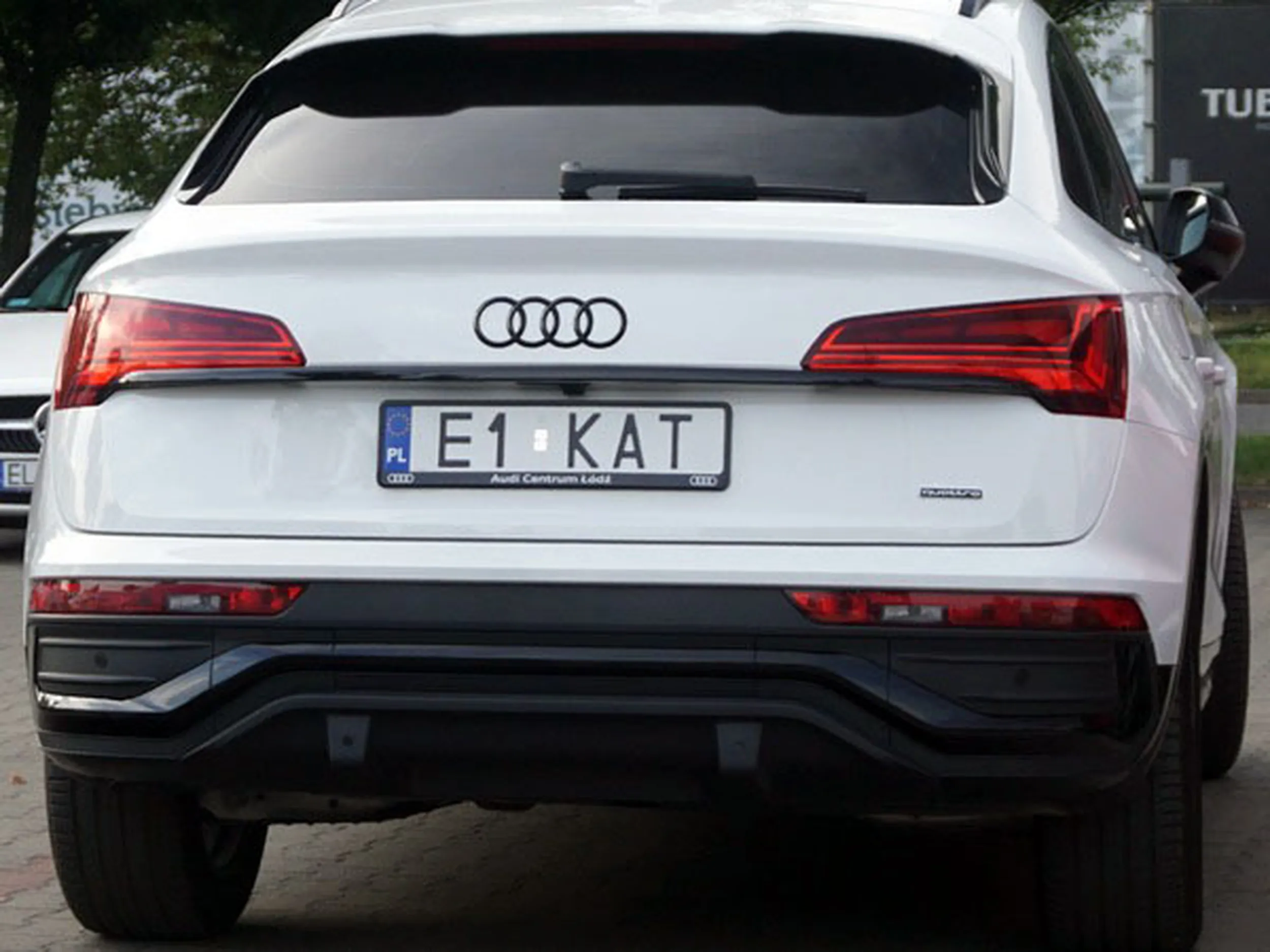 Fajny numer, blacha E1 KAT