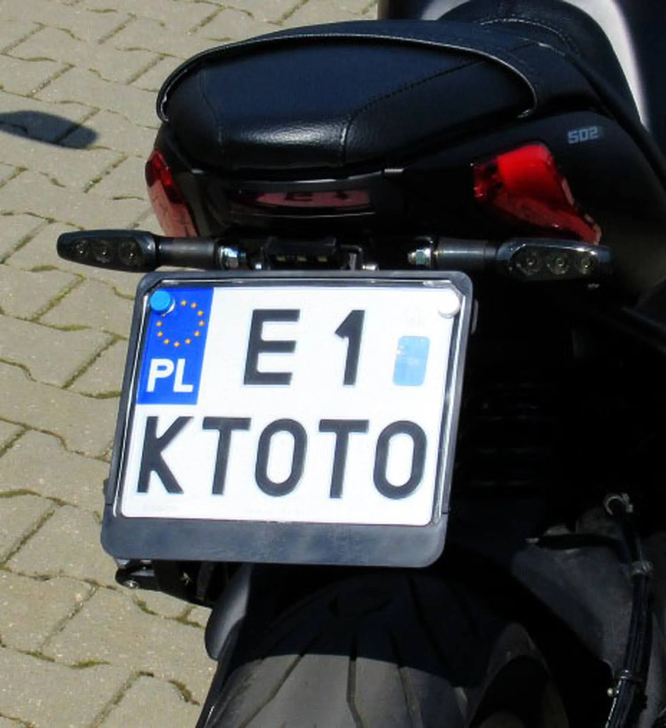 Fajny numer, blacha E1 KTOTO