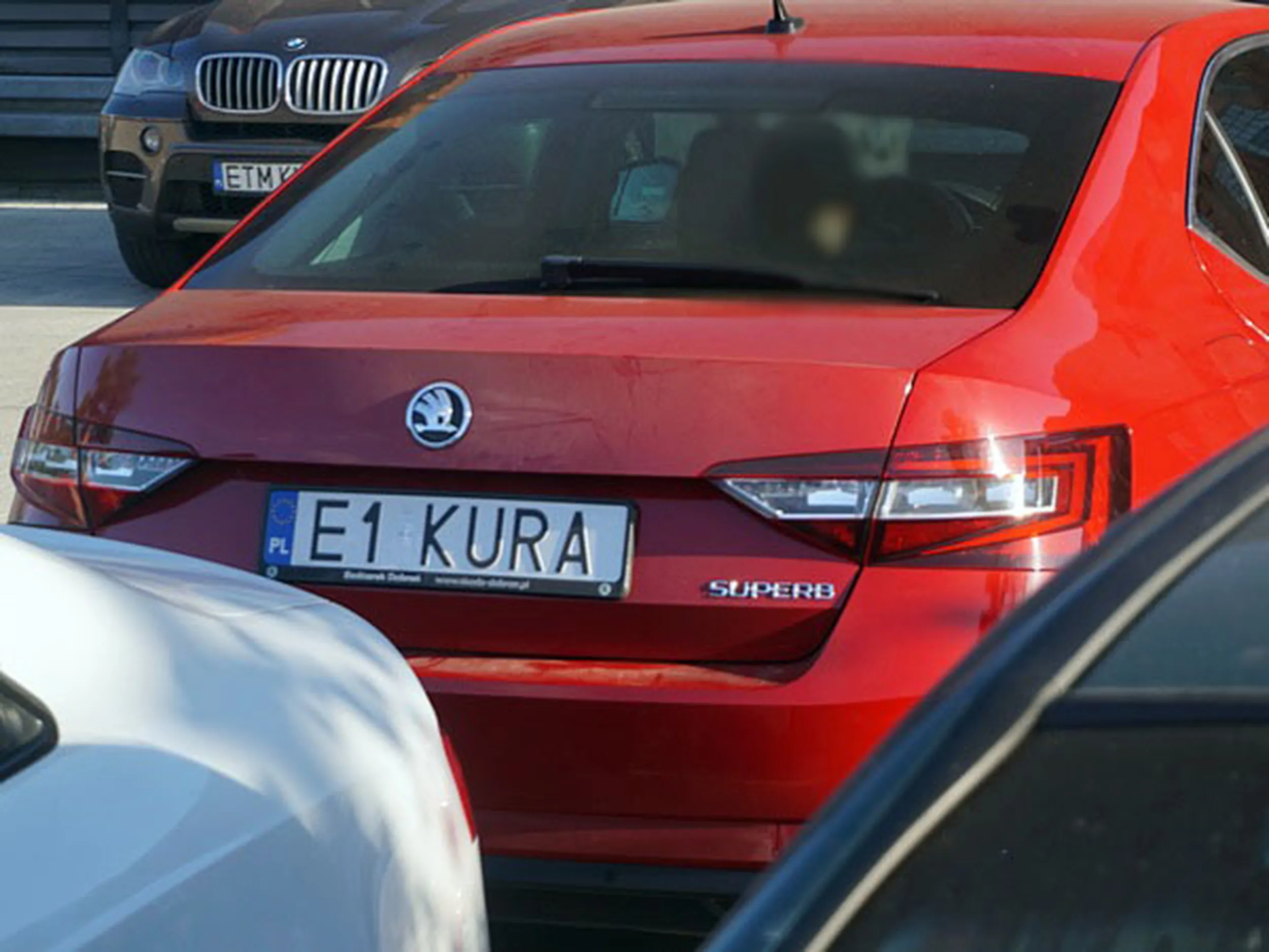 Fajny numer, blacha E1 KURA