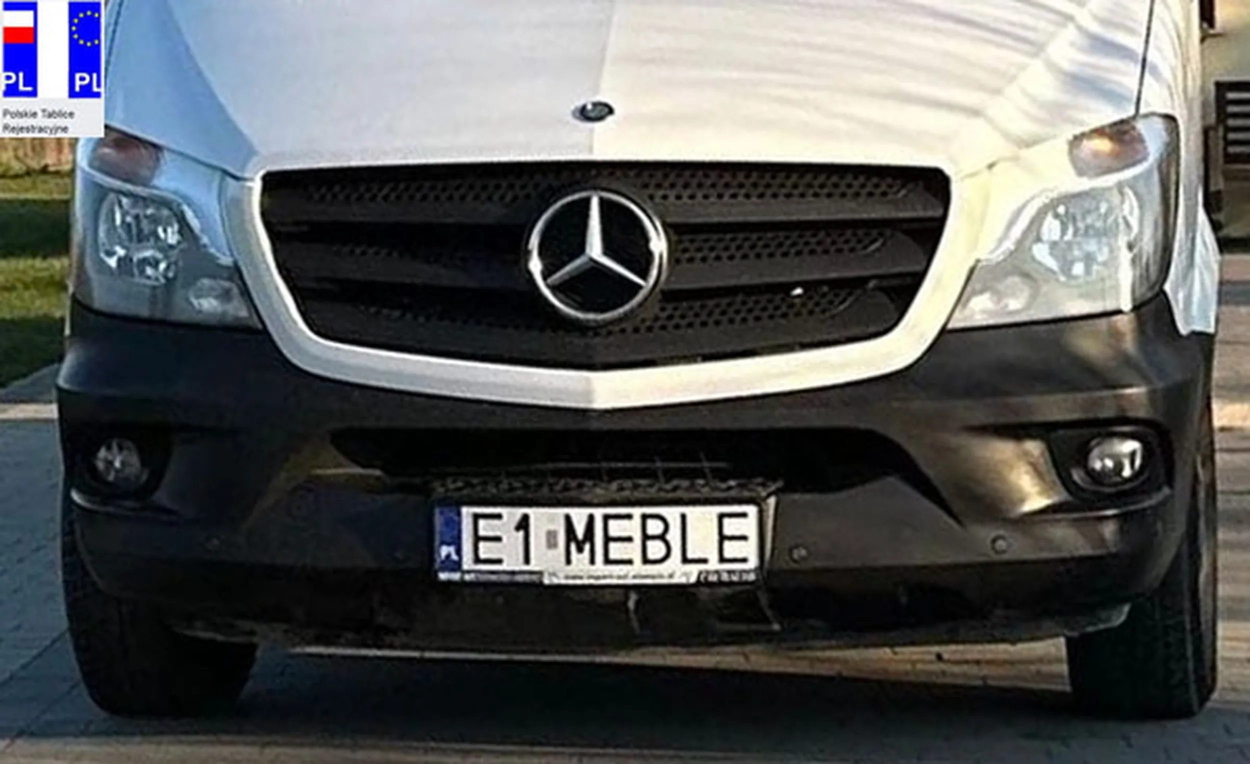 Fajny numer, blacha E1 MEBLE