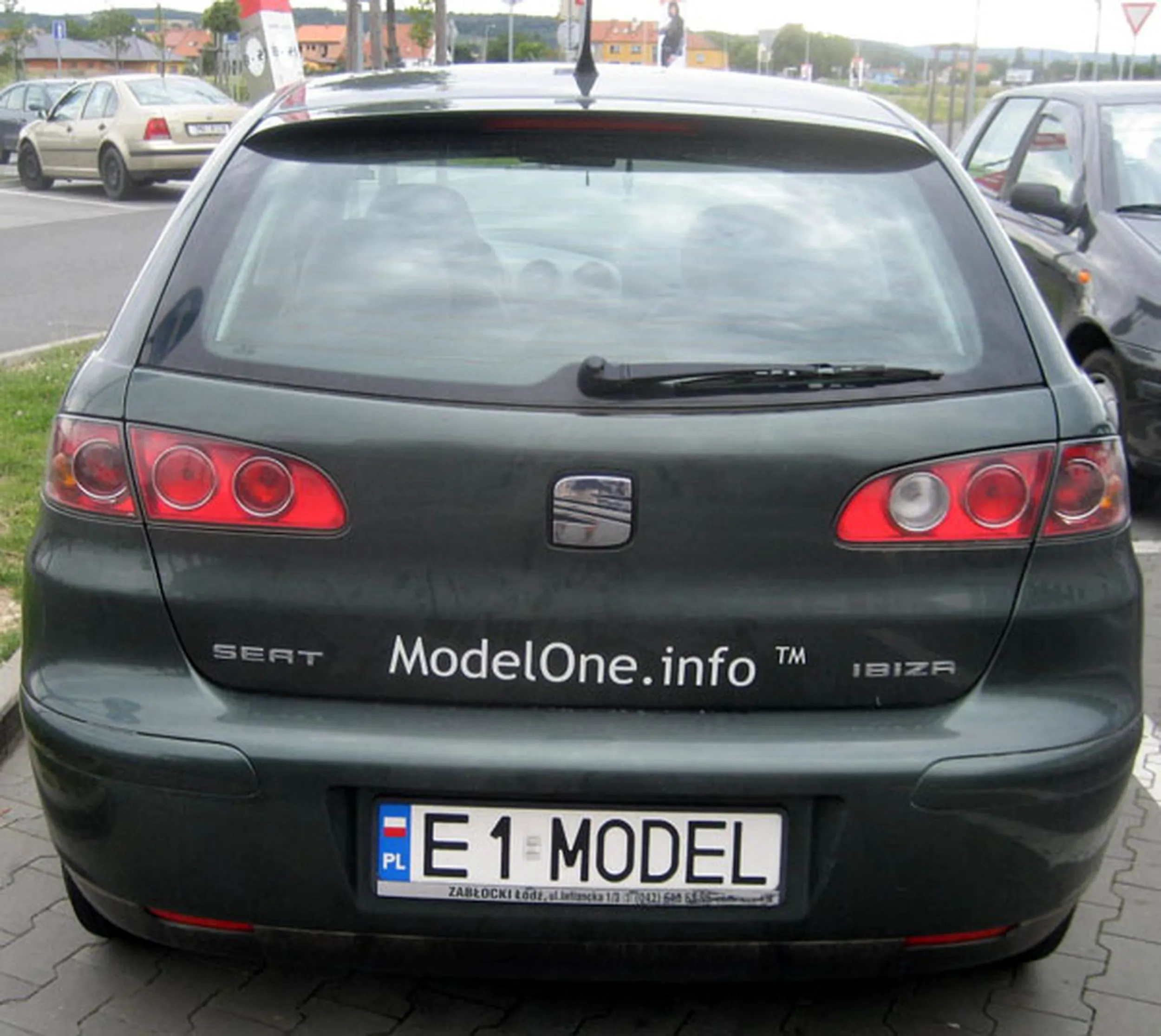 Fajny numer, blacha E1 MODEL