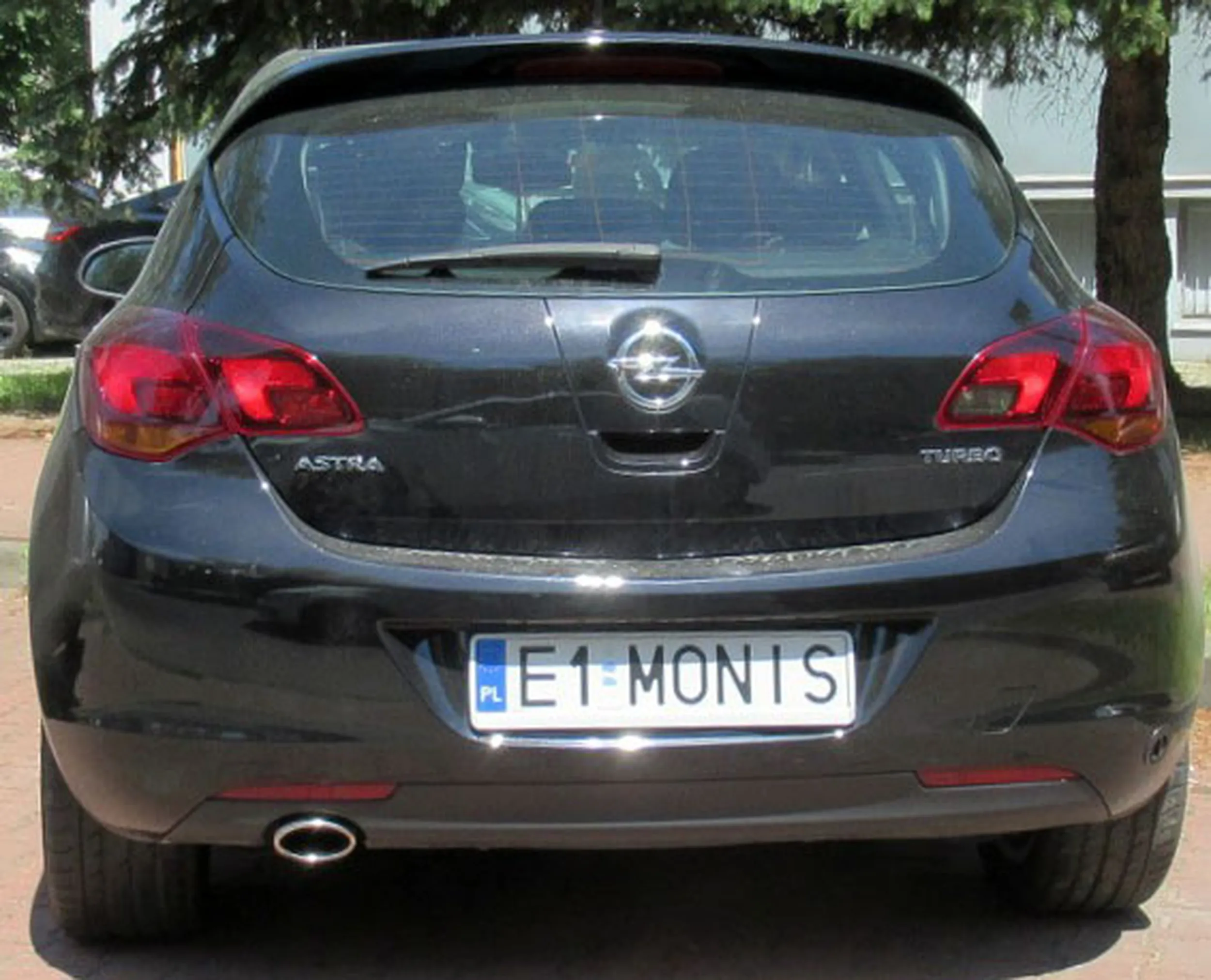 Fajny numer, blacha E1 MONIS