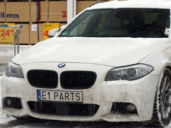 Fajny numer, blacha E1 PARTS