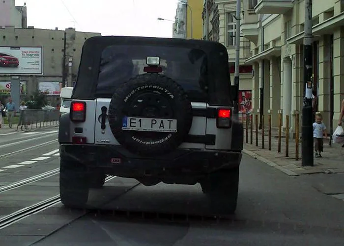 Fajny numer, blacha E1 PAT