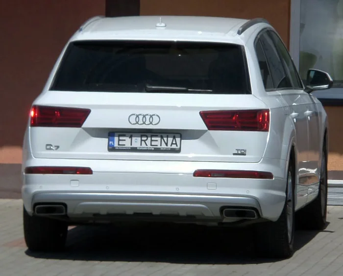 Fajny numer, blacha E1 RENA