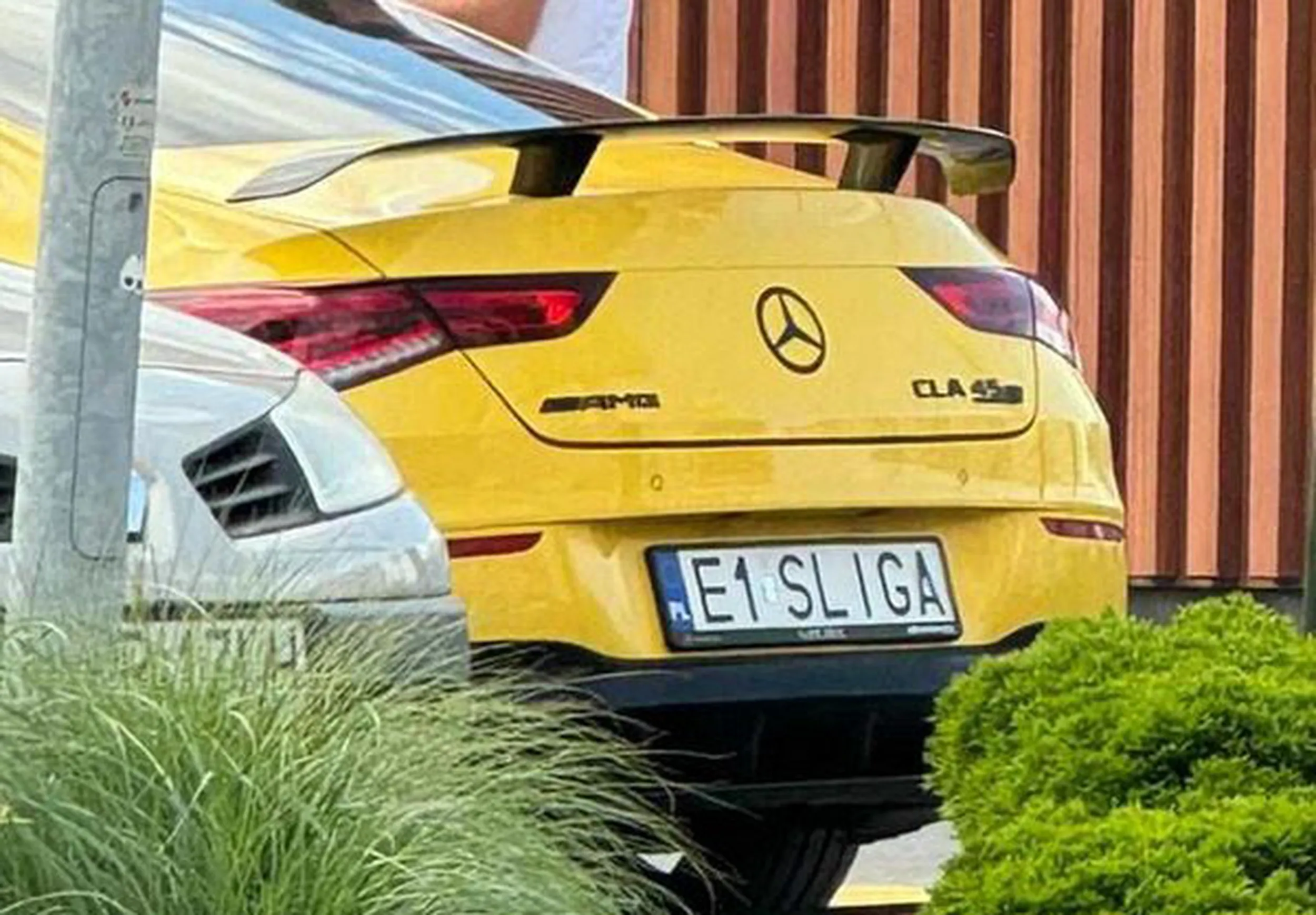 Fajny numer, blacha E1 SLIGA