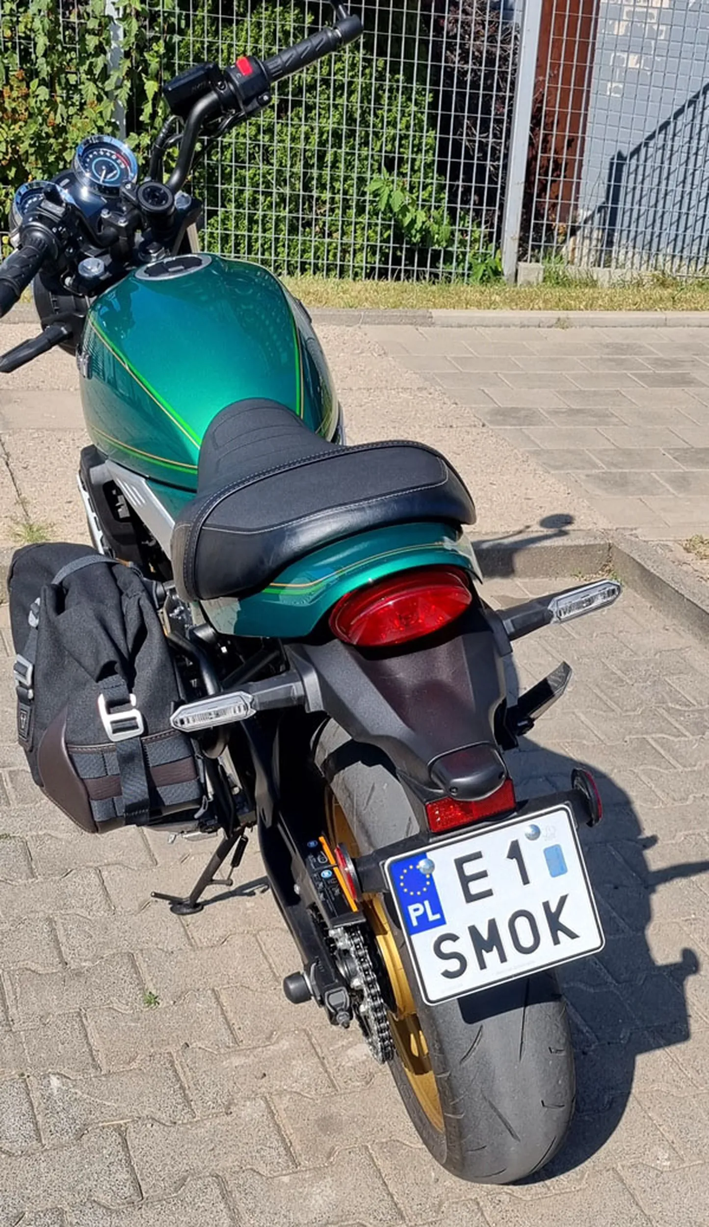 Fajny numer, blacha E1 SMOK