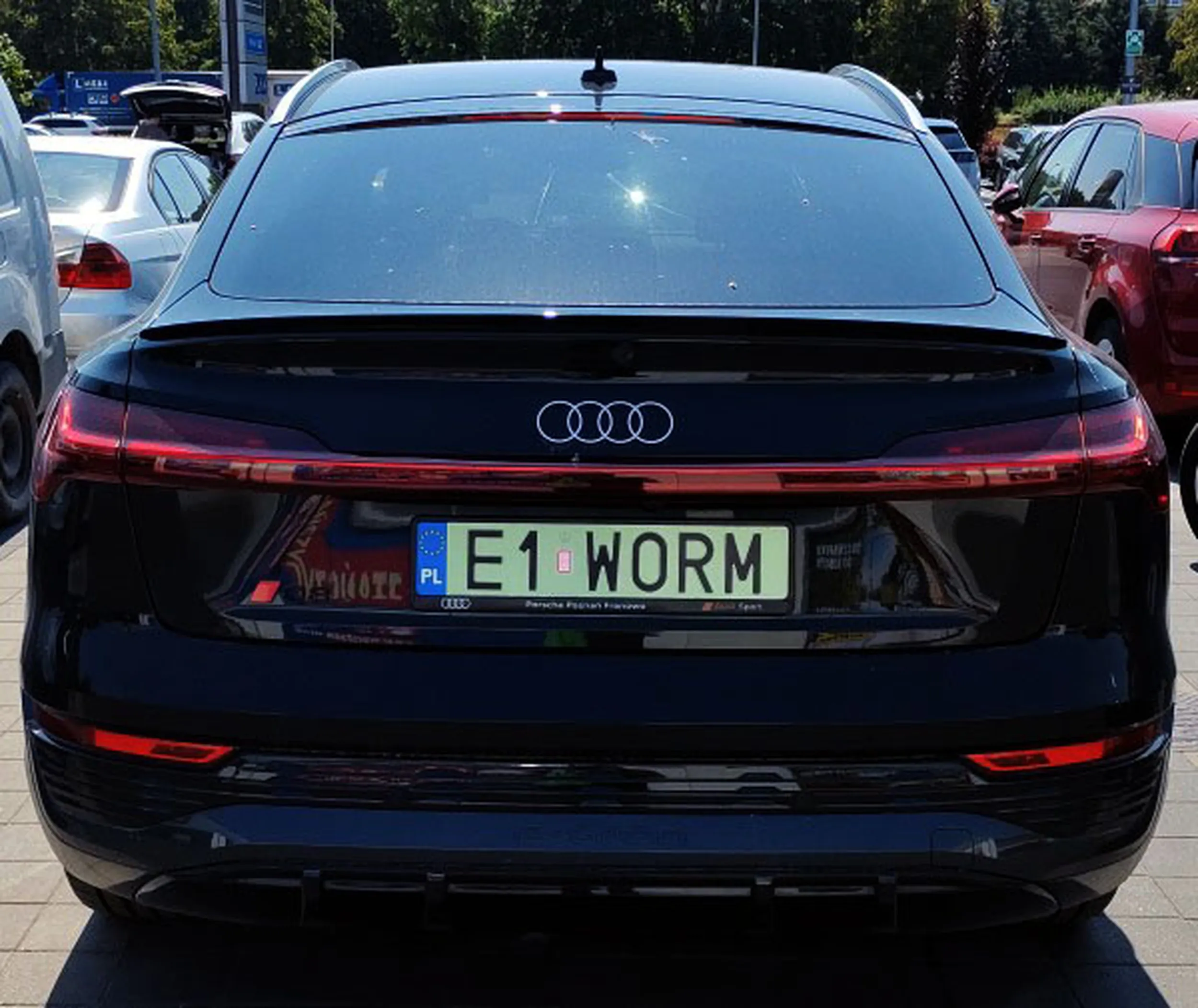 Fajny numer, blacha E1 WORM