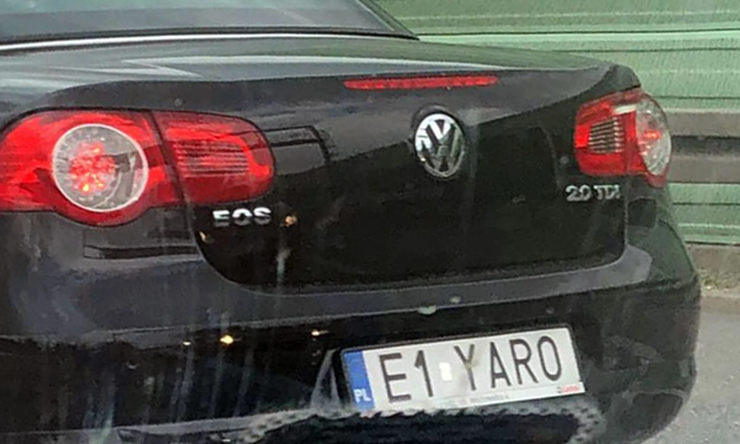 Fajny numer, blacha E1 YARO