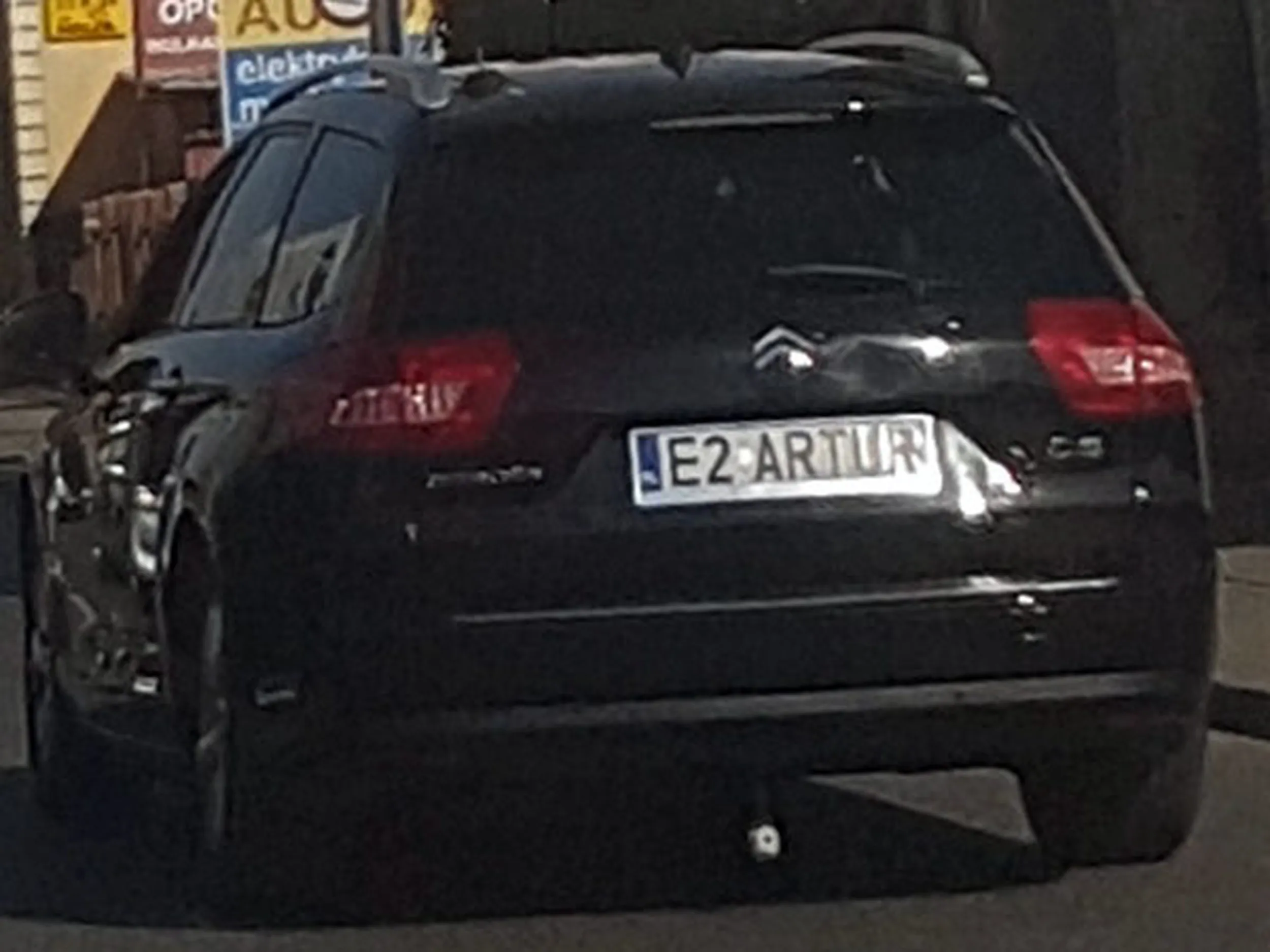 Fajny numer, blacha E2 ARTUR