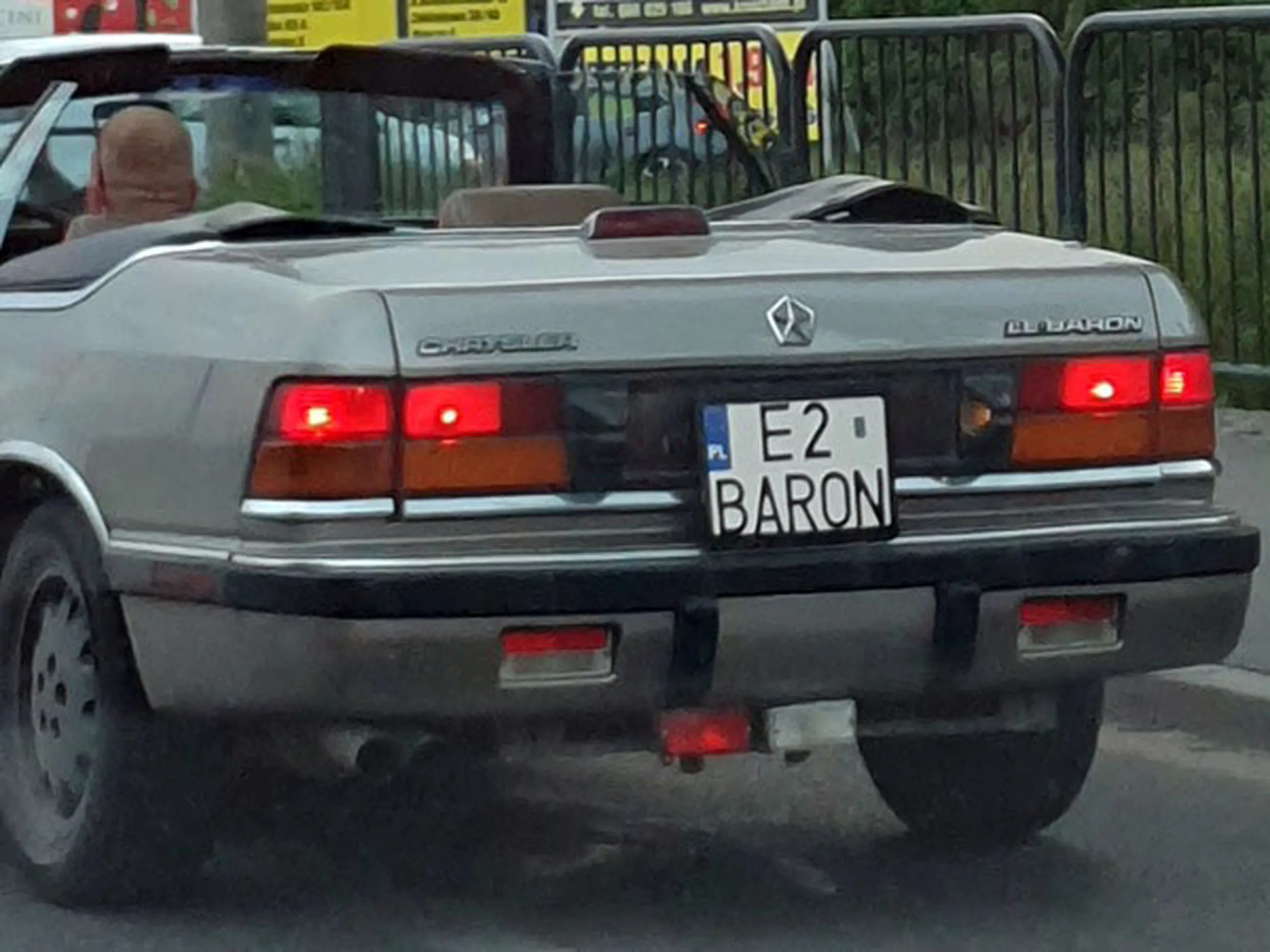 Fajny numer, blacha E2 BARON