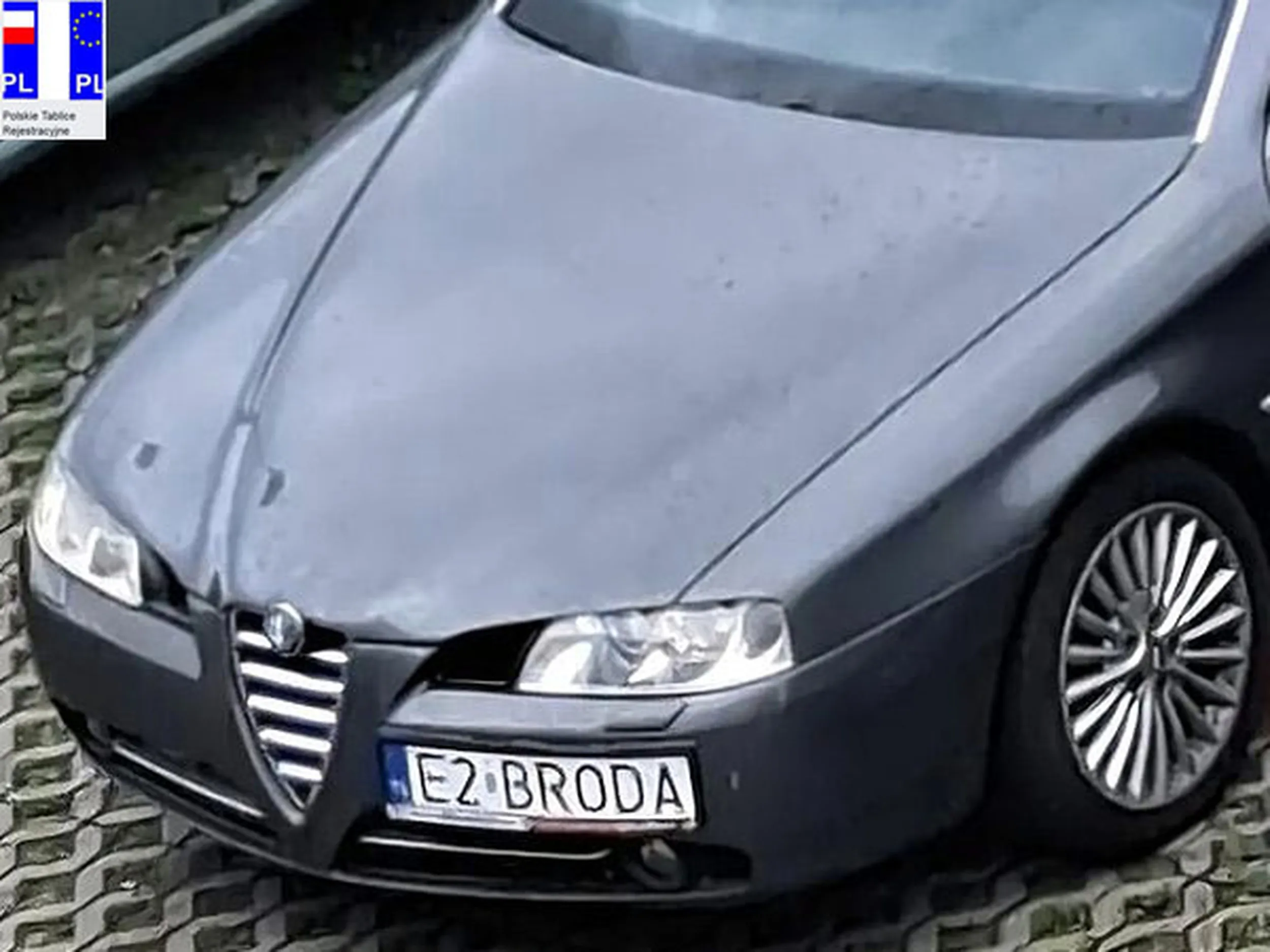 Fajny numer, blacha E2 BRODA