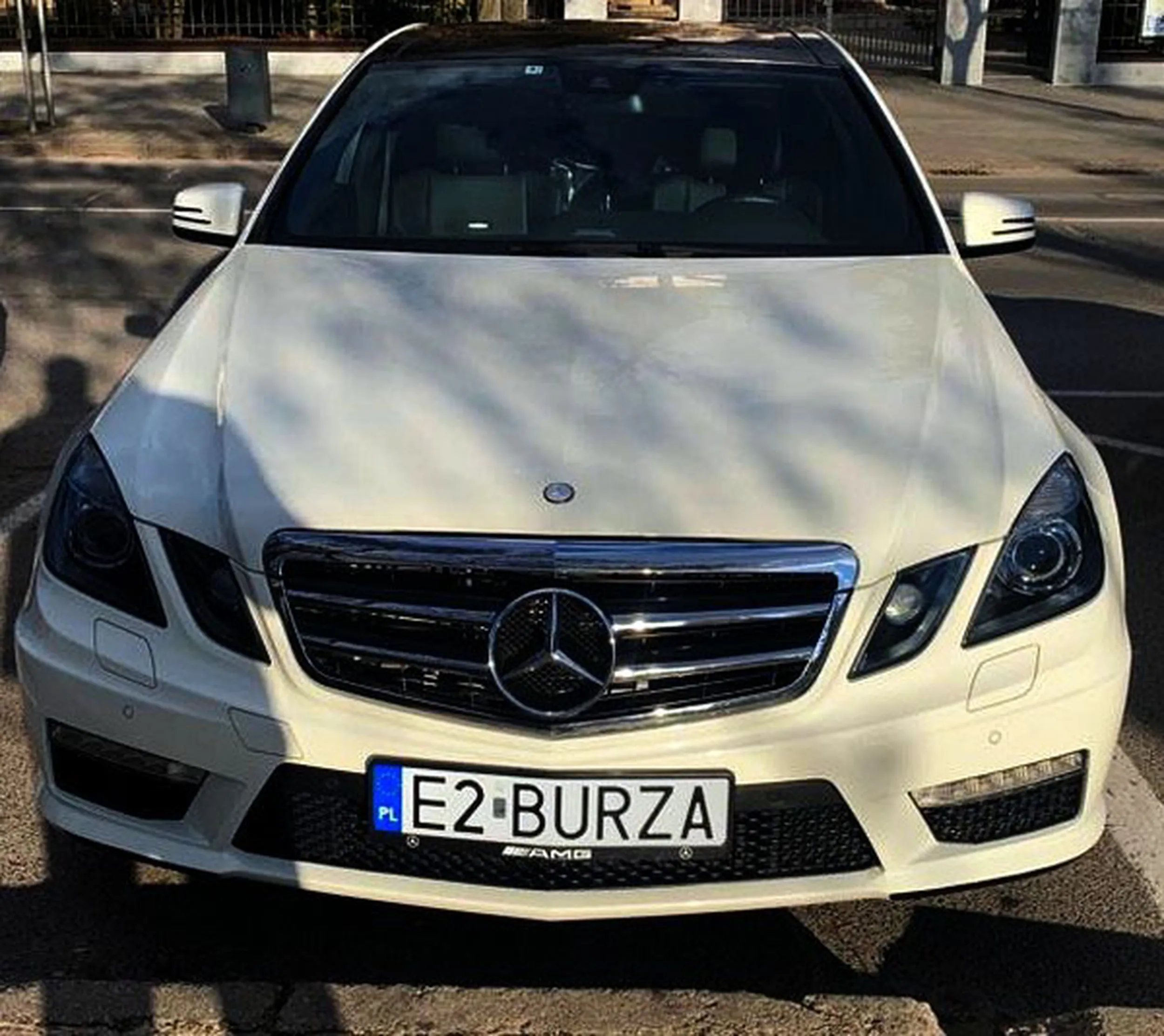 Fajny numer, blacha E2 BURZA