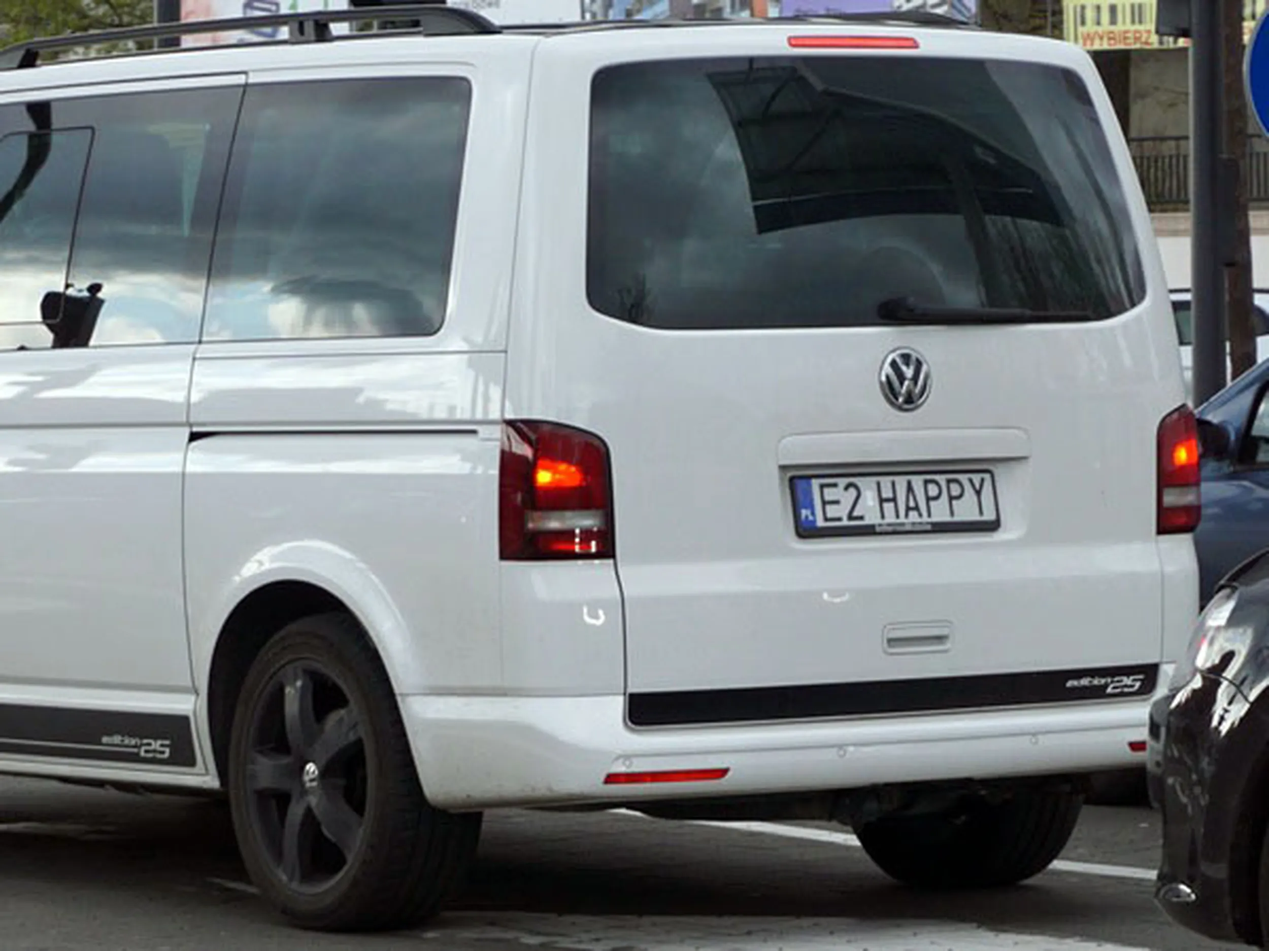 Fajny numer, blacha E2 HAPPY