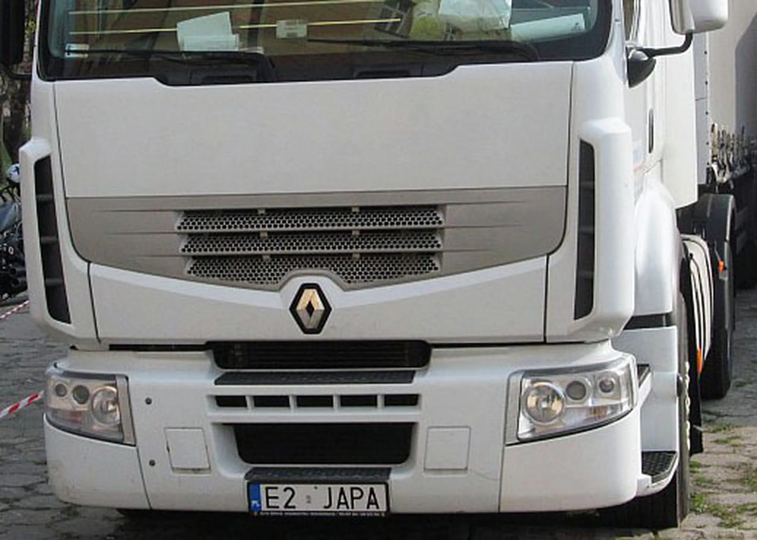 Fajny numer, blacha E2 JAPA