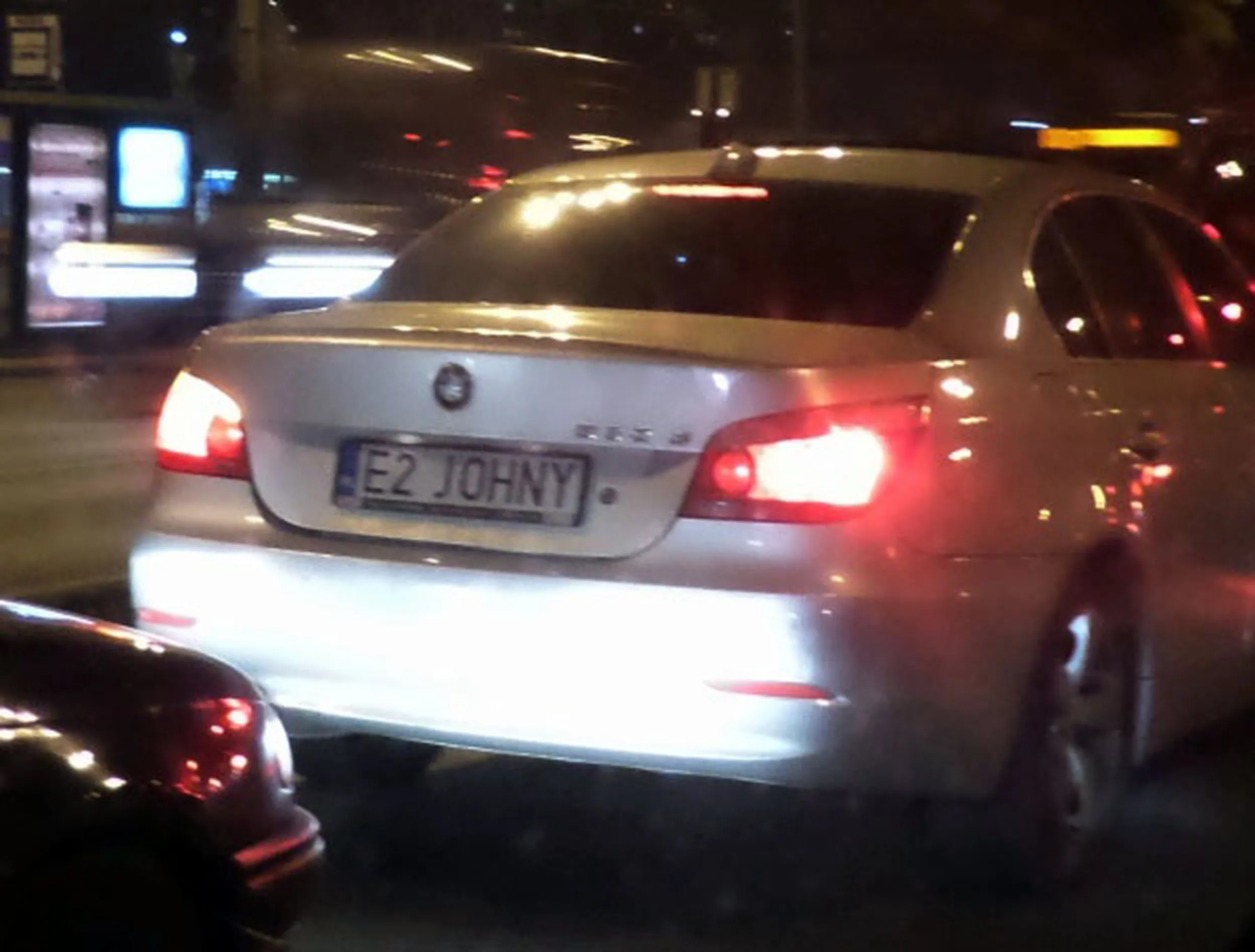 Fajny numer, blacha E2 JOHNY