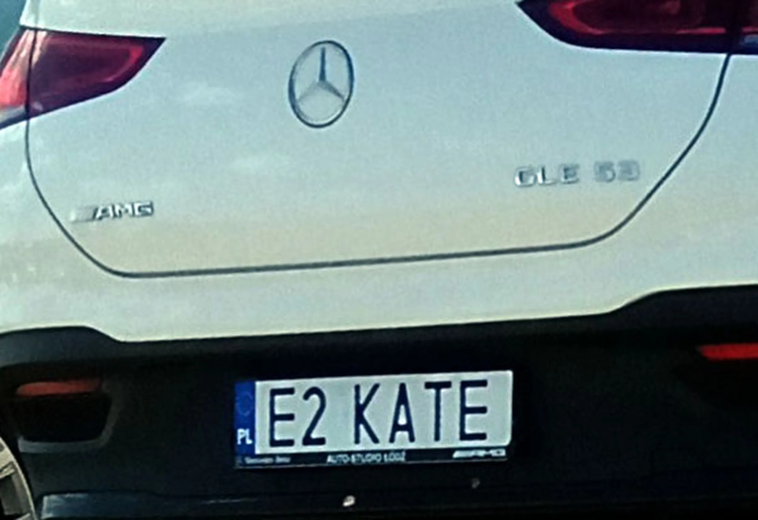 Fajny numer, blacha E2 KATE