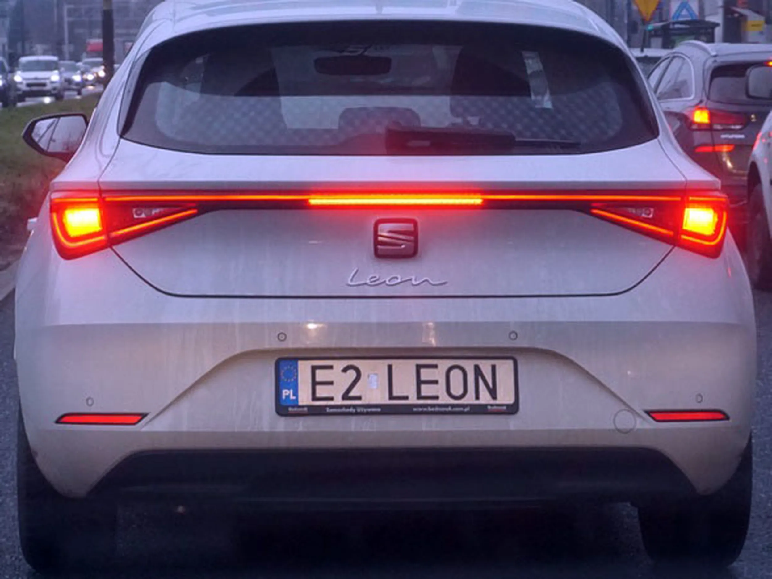 Fajny numer, blacha E2 LEON